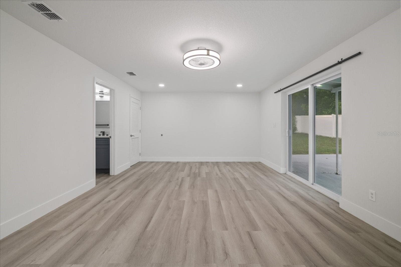 Single Family Residence at 9410 N VALLE DR, TAMPA, photo 33 of 53