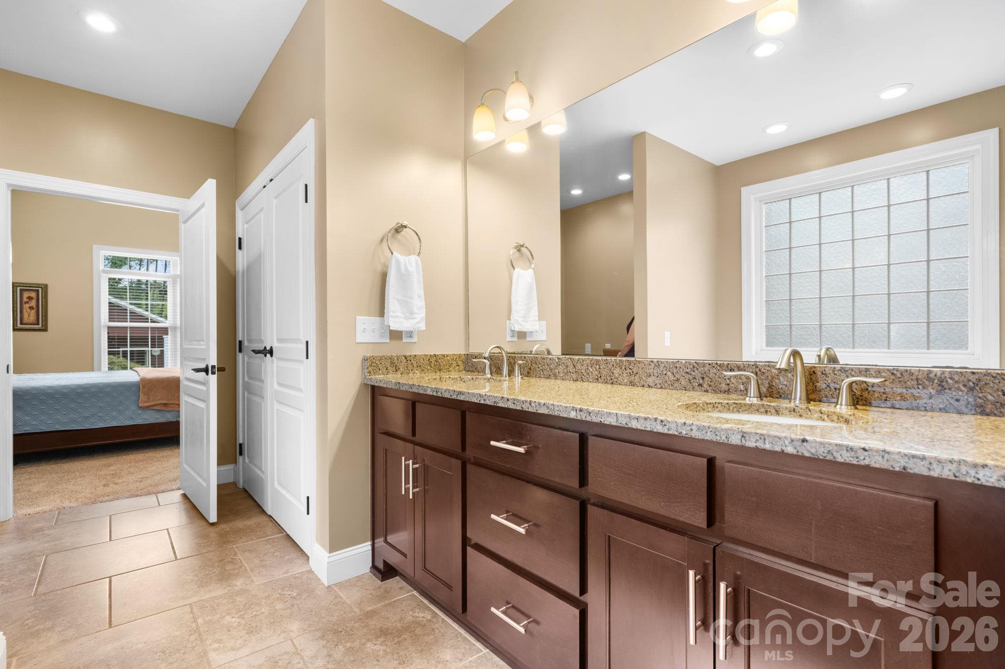 Single Family Residence at 2139 Zion Church Road, Hickory, photo 23 of 47