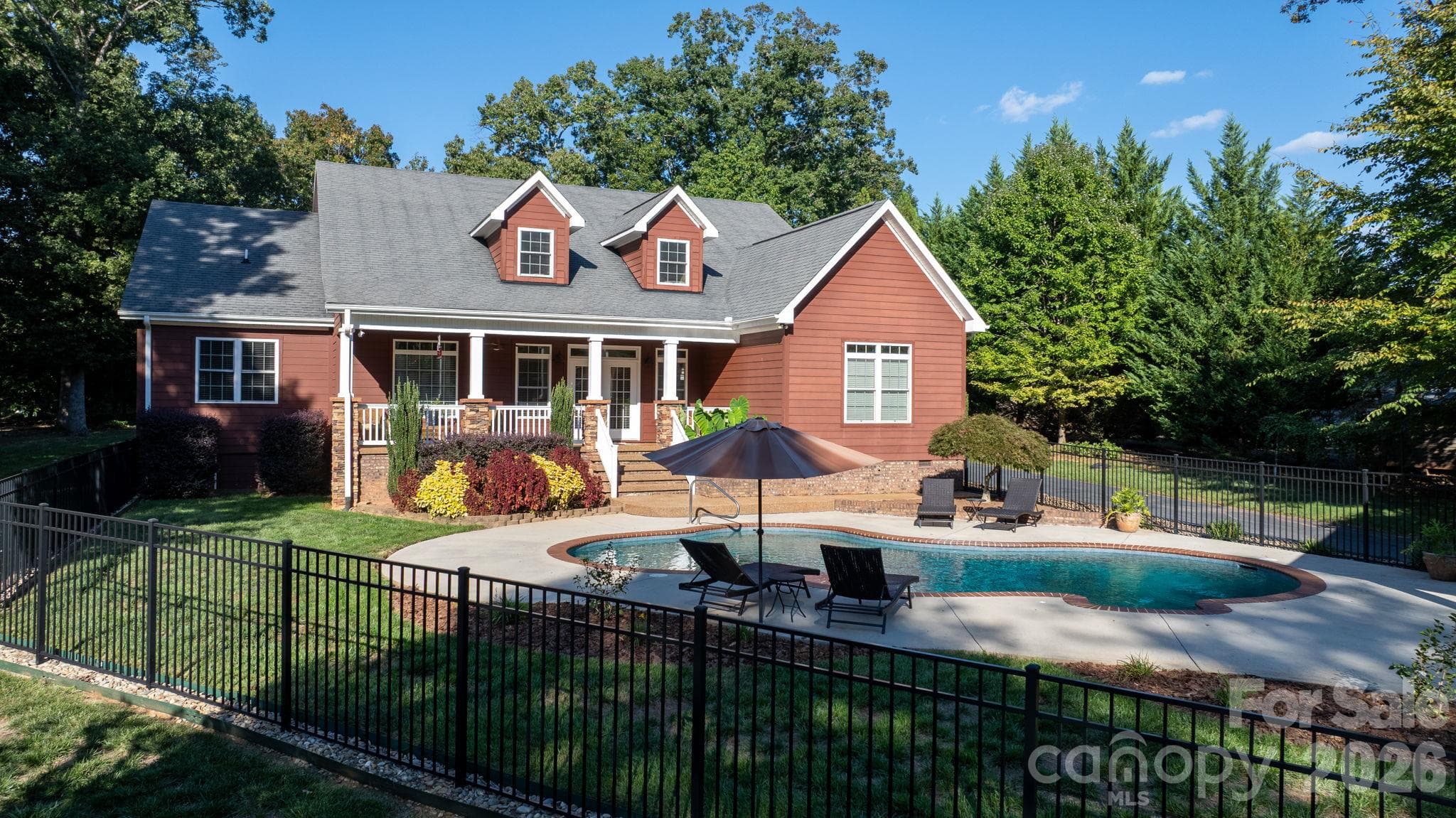 Single Family Residence at 2139 Zion Church Road, Hickory, photo 38 of 47