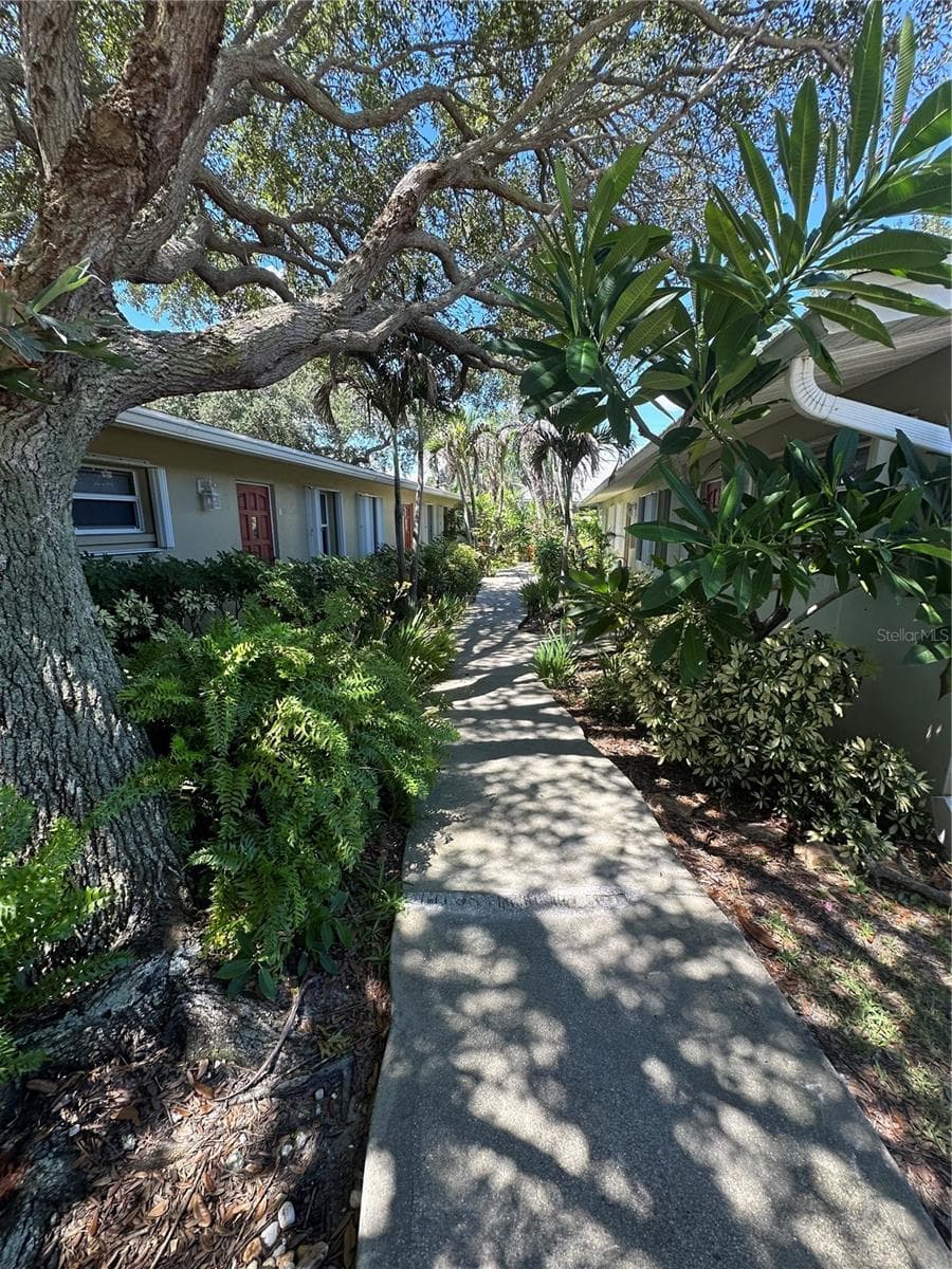 Tropical & Lush - 236 WOODLAND AVE #1, COCOA BEACH