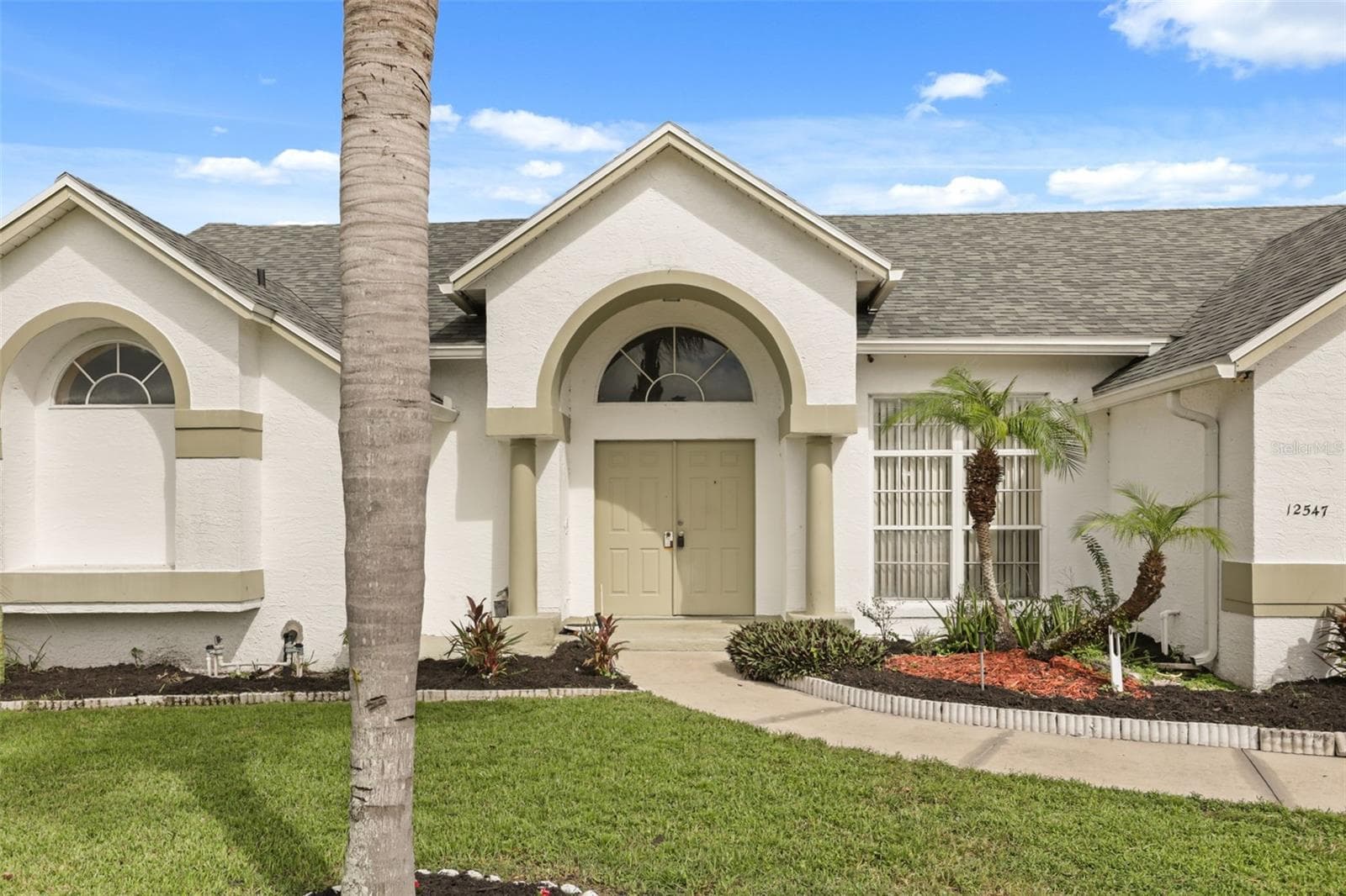 Single Family Residence at 12547 WESTHOPE DR, ORLANDO, photo 3 of 38