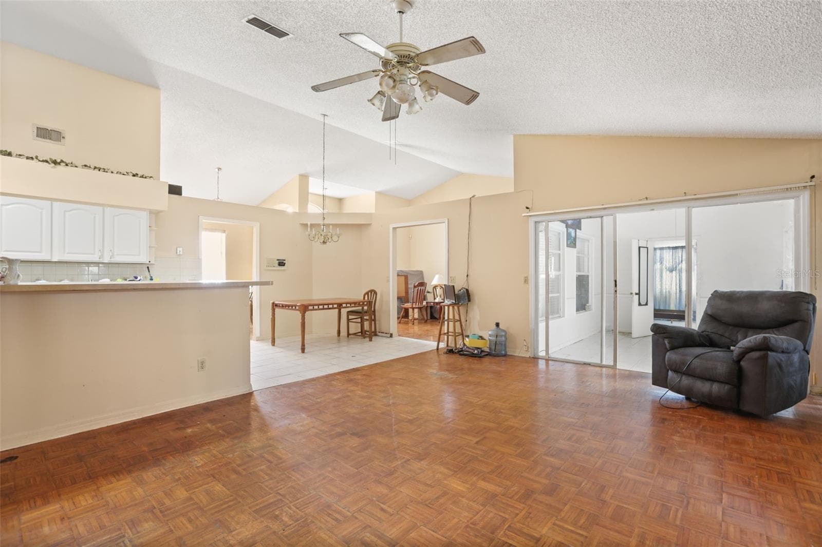 Single Family Residence at 12547 WESTHOPE DR, ORLANDO, photo 6 of 38
