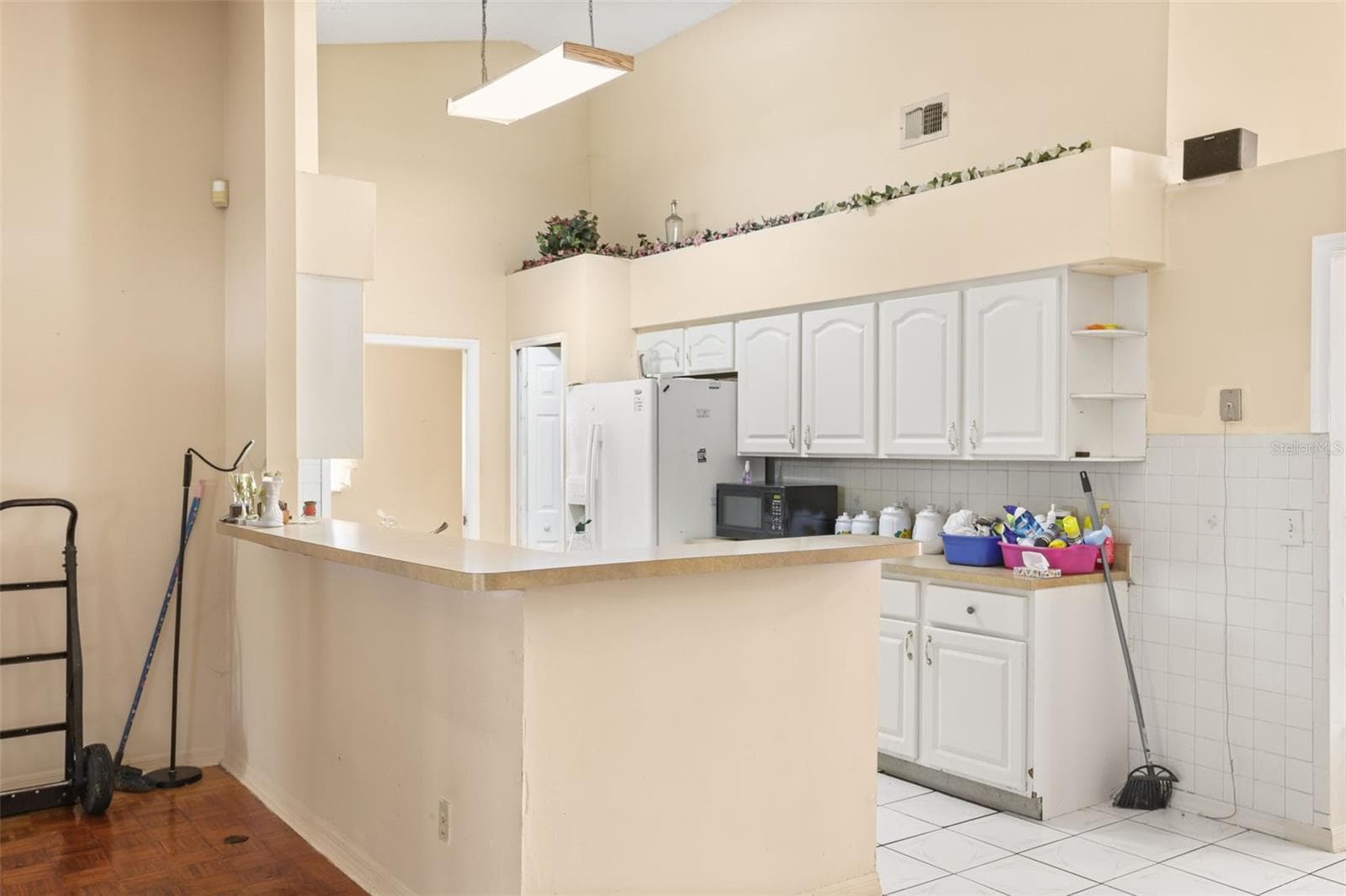 Single Family Residence at 12547 WESTHOPE DR, ORLANDO, photo 8 of 38