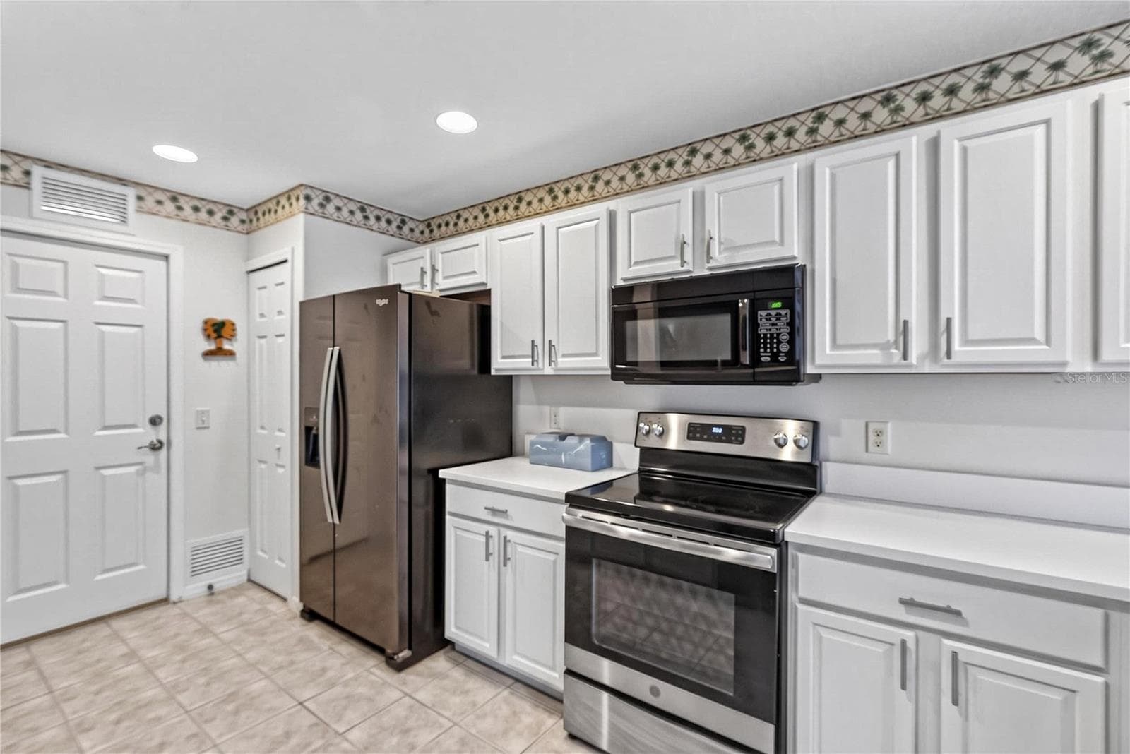 Single Family Residence at 1145 EAGLES LNDG, LEESBURG, photo 17 of 43
