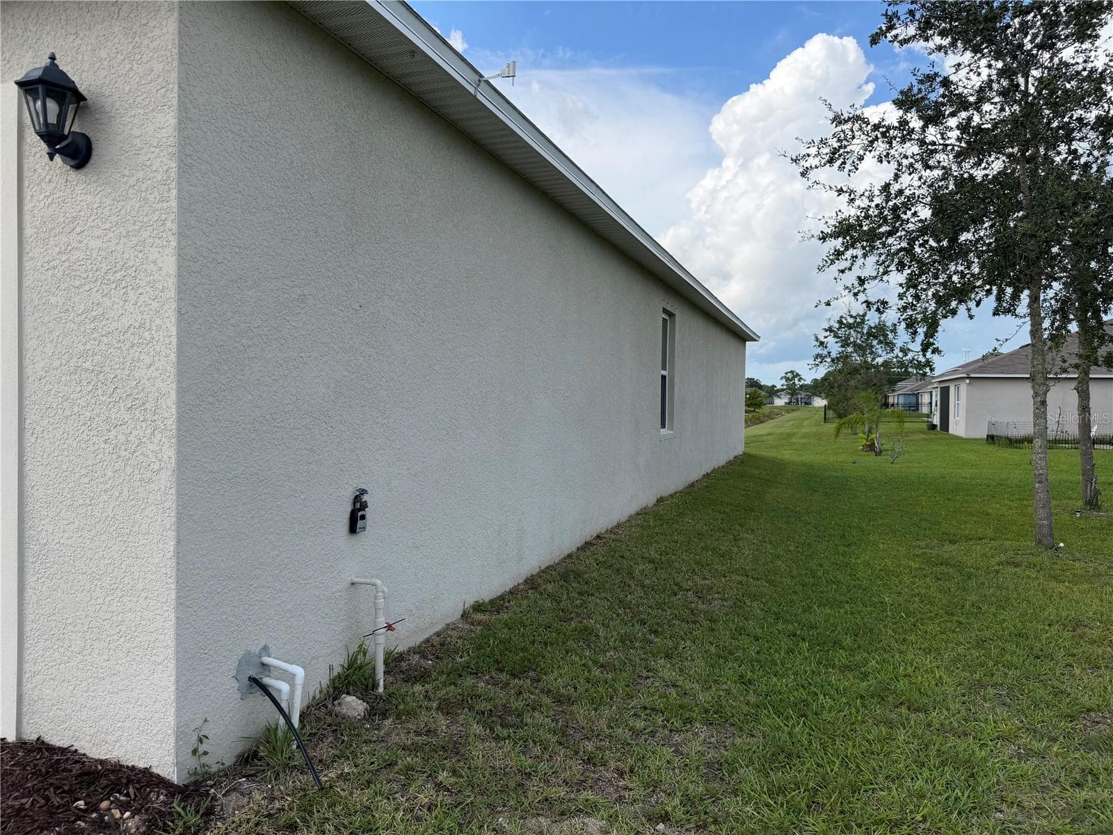 Right Side - 160 OLD MILL POND RD, EDGEWATER