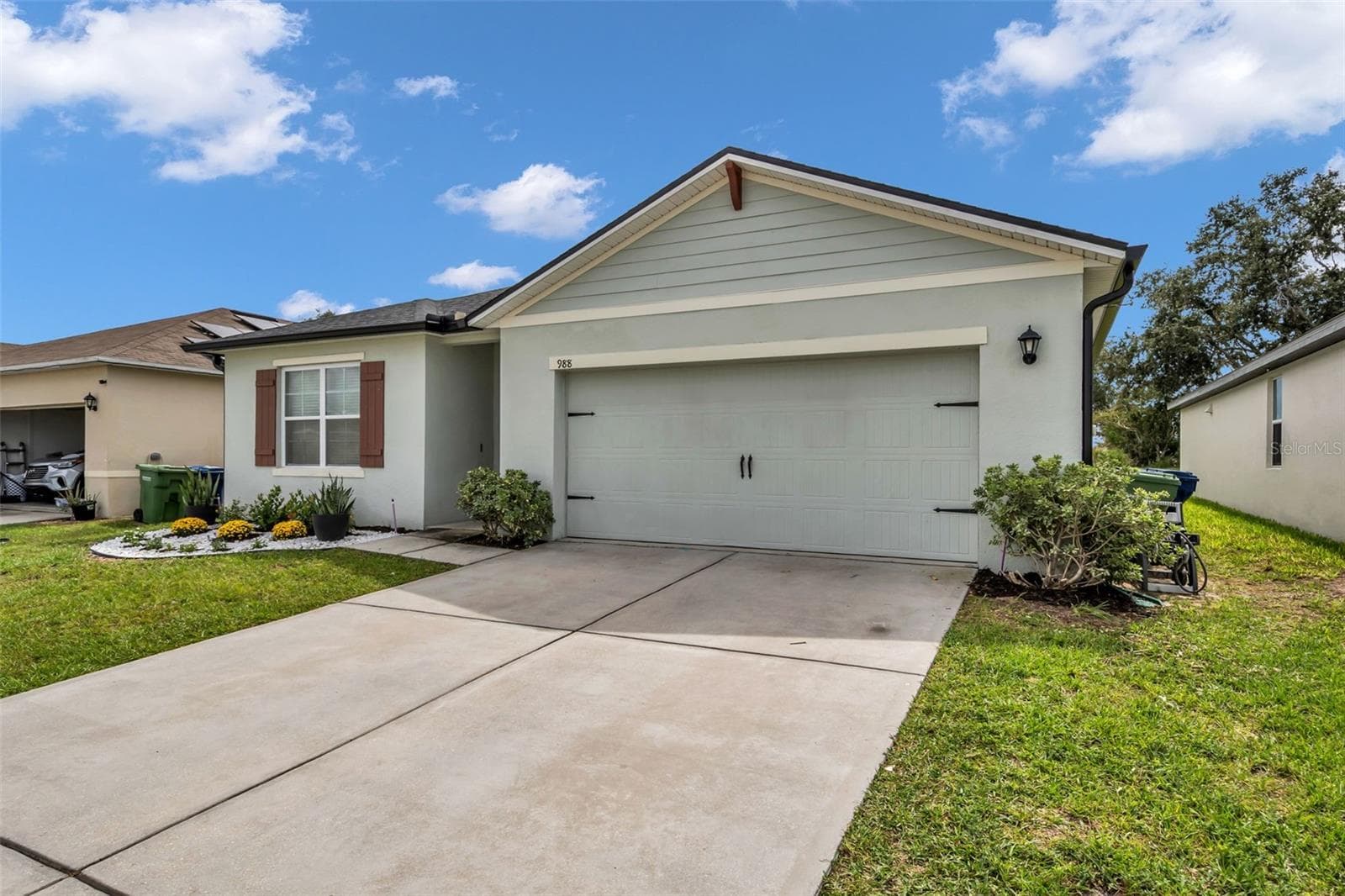 Single Family Residence at 988 CAMBRIDGE DR, WINTER HAVEN, photo 3 of 27