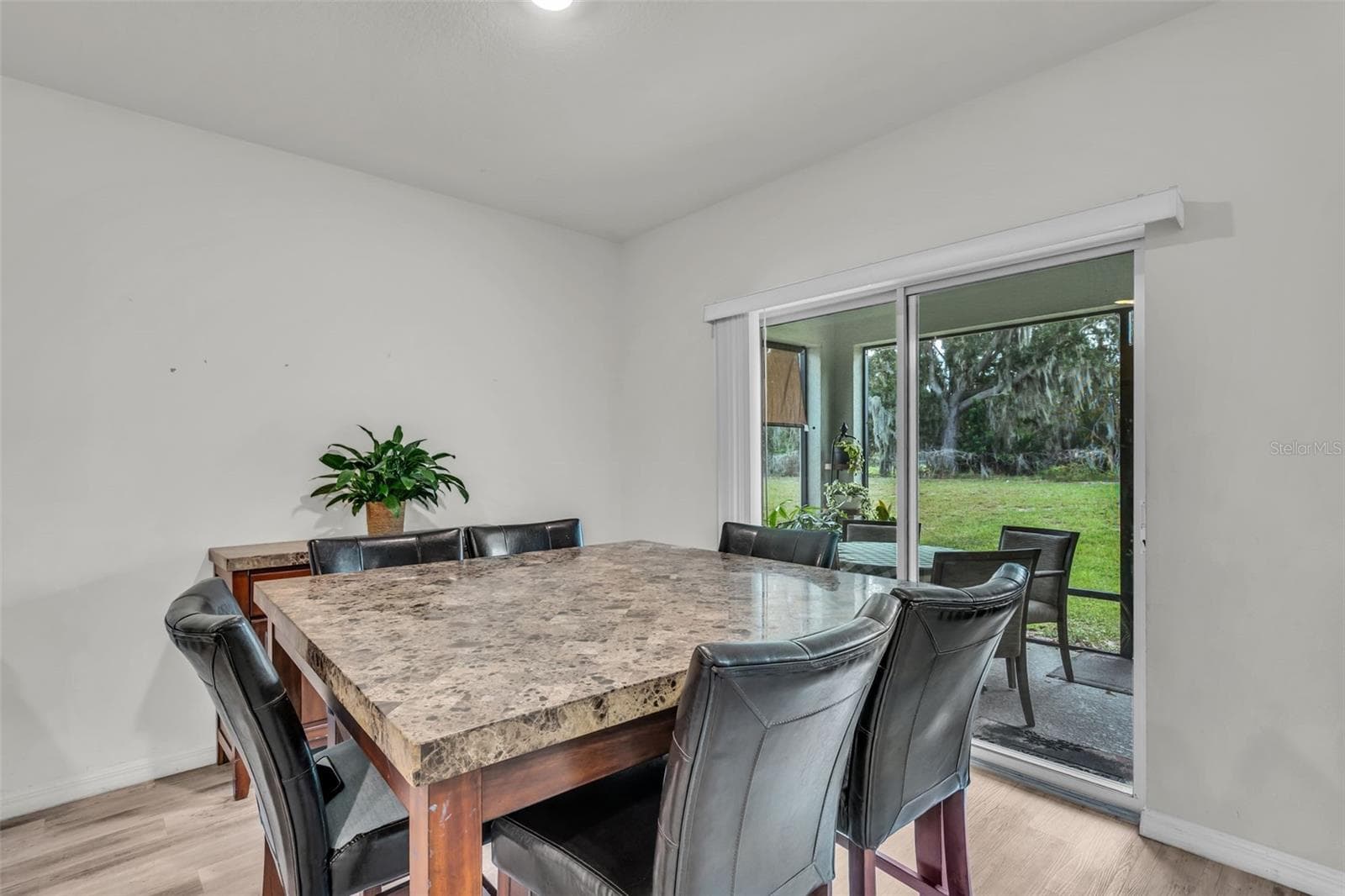 Single Family Residence at 988 CAMBRIDGE DR, WINTER HAVEN, photo 9 of 27