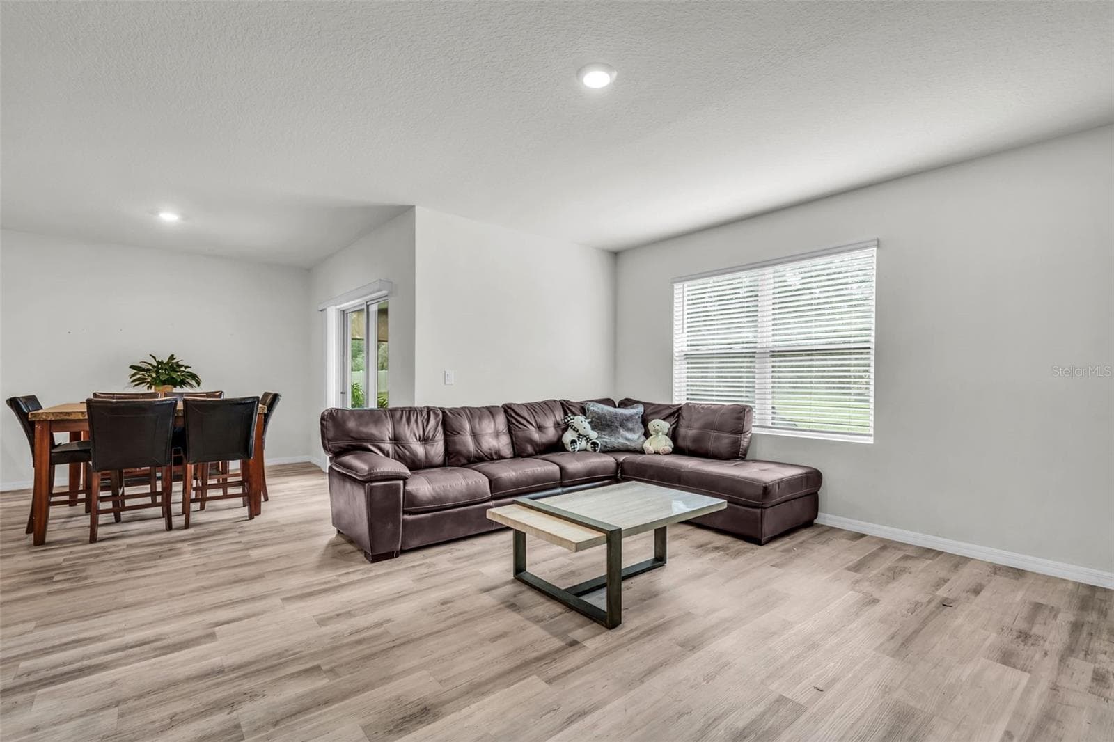 Single Family Residence at 988 CAMBRIDGE DR, WINTER HAVEN, photo 12 of 27