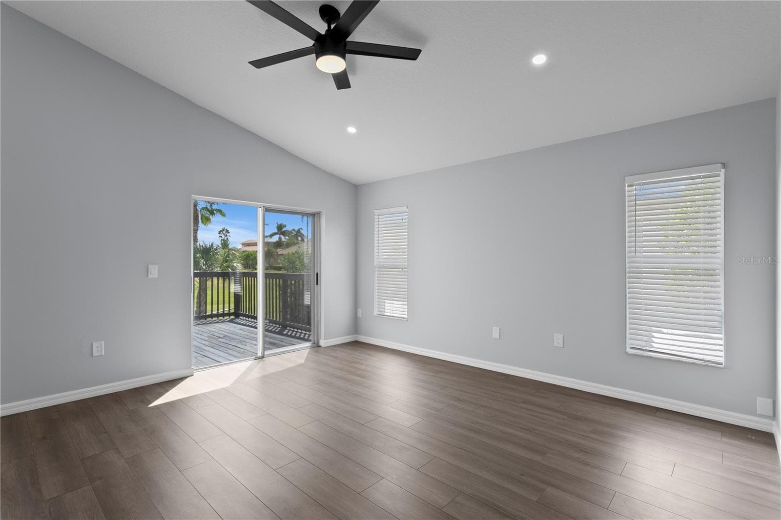 The spacious primary suite is a true retreat. - 6402 RUBIA CIR, APOLLO BEACH