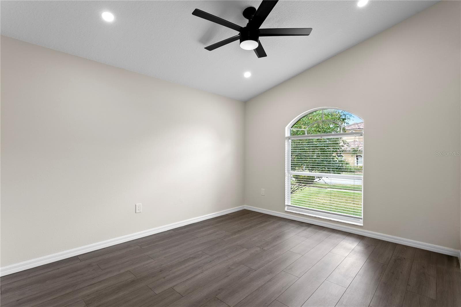 This bedroom is a private retreat with an en-suite bathroom. - 6402 RUBIA CIR, APOLLO BEACH