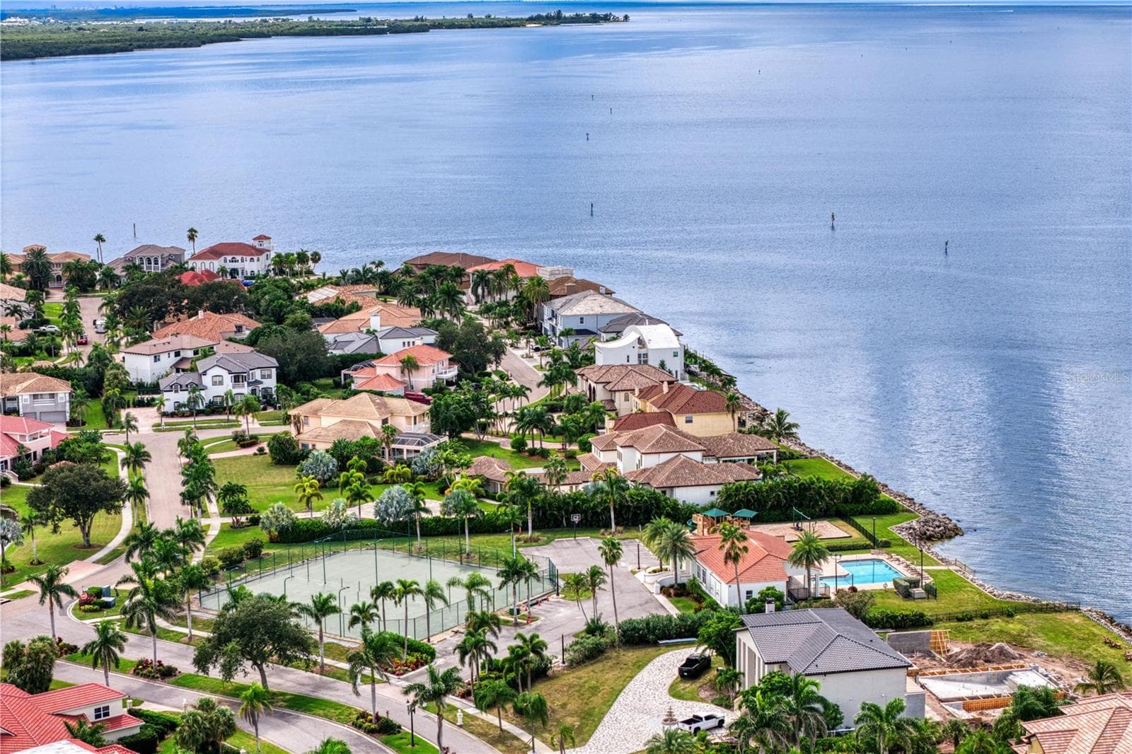 Resort-style amenities just steps from home - pool, tennis, pickleball, basketball and a playground. - 6402 RUBIA CIR, APOLLO BEACH