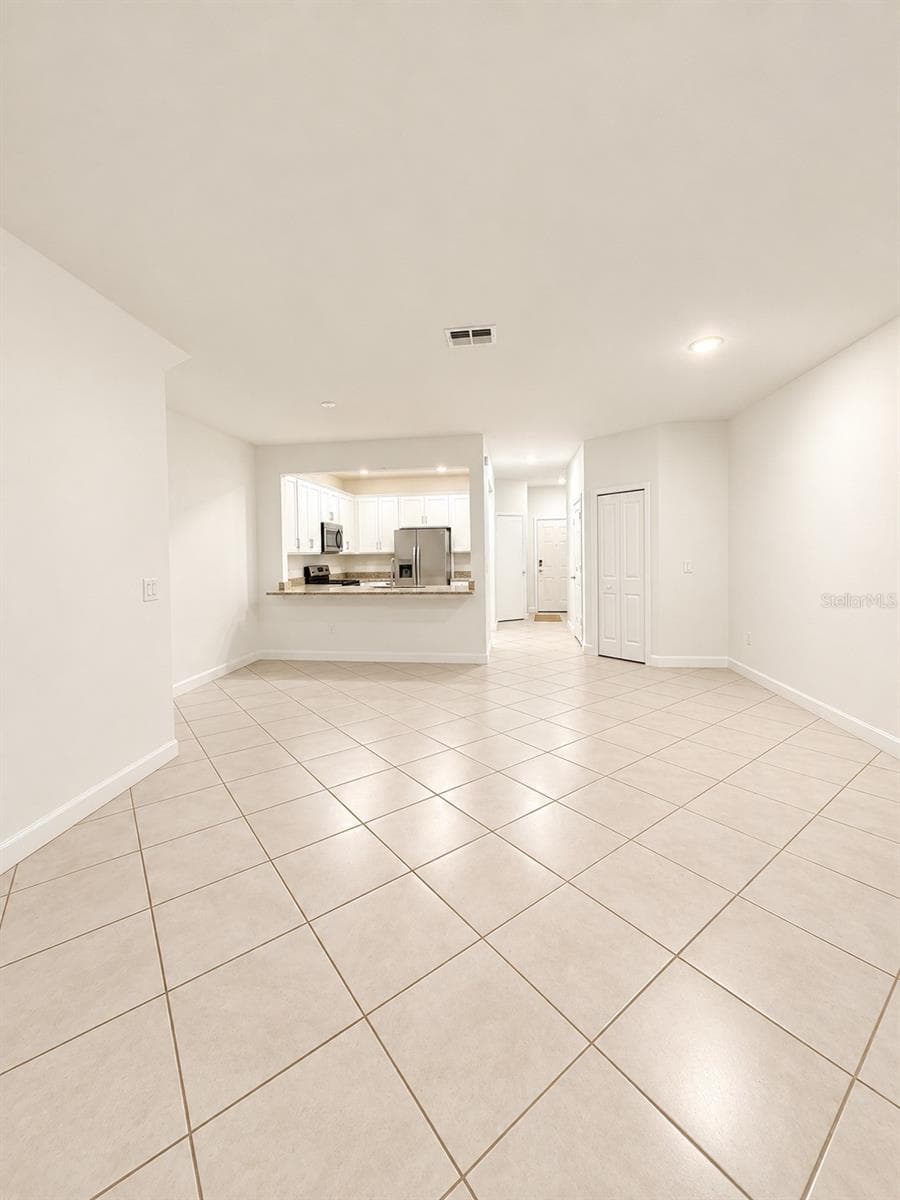Townhouse at 15263 SUNNY DAY DR, BRADENTON, photo 3 of 20