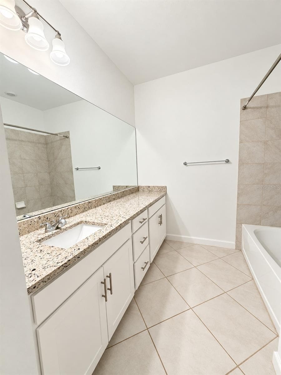 Townhouse at 15263 SUNNY DAY DR, BRADENTON, photo 14 of 20