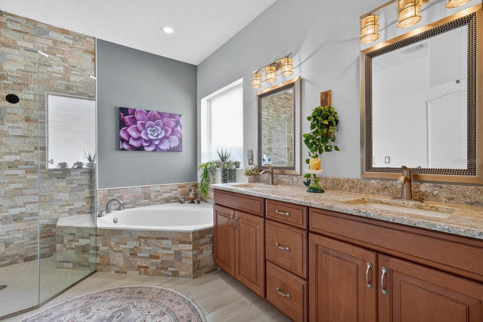 Ensuite bathroom with garden tub, separate tiled shower, double vanity sinks - 72 KARAS TRL, PALM COAST