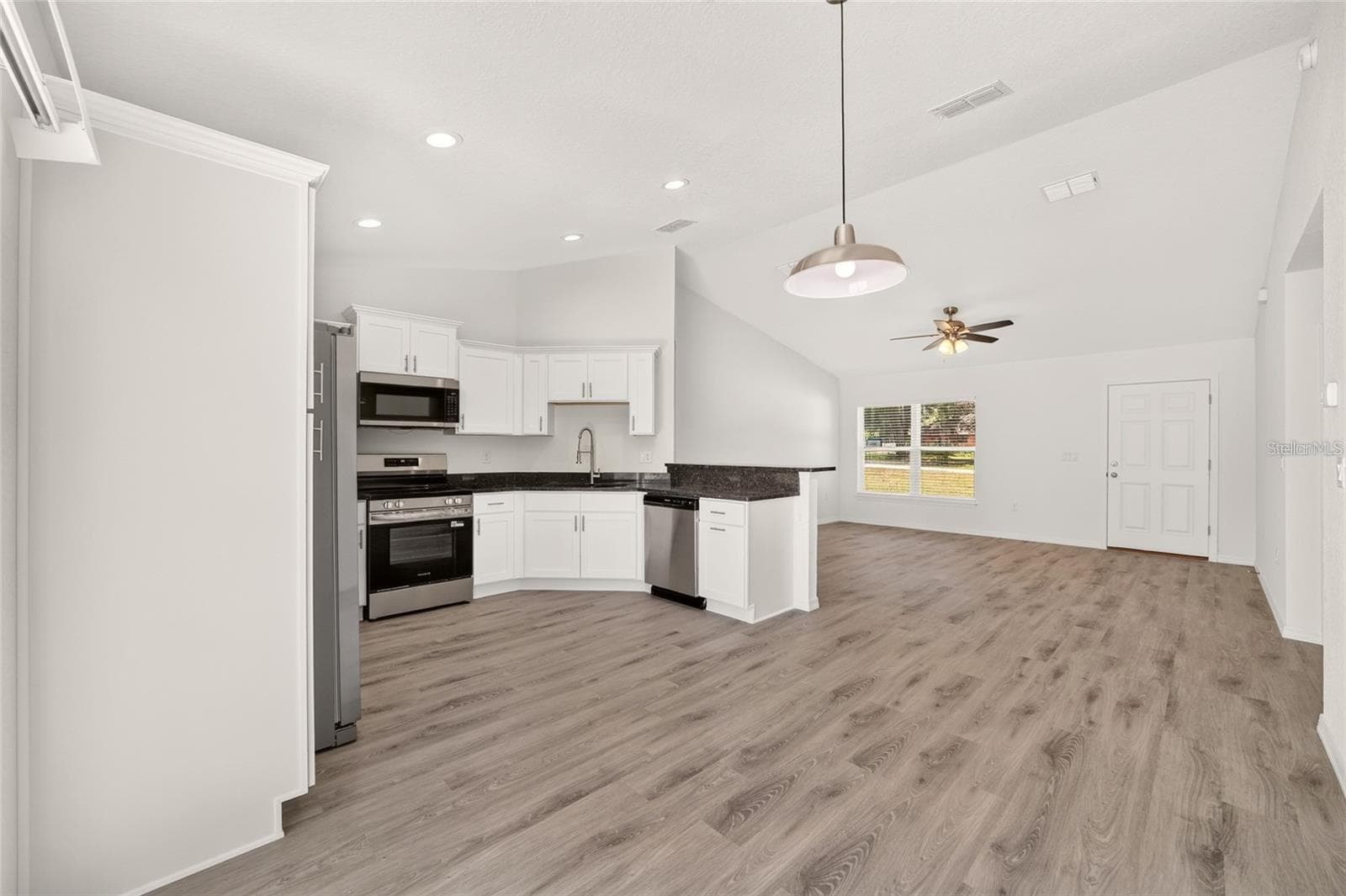 same model different flooring - 3 FISHER WAY PL, OCKLAWAHA