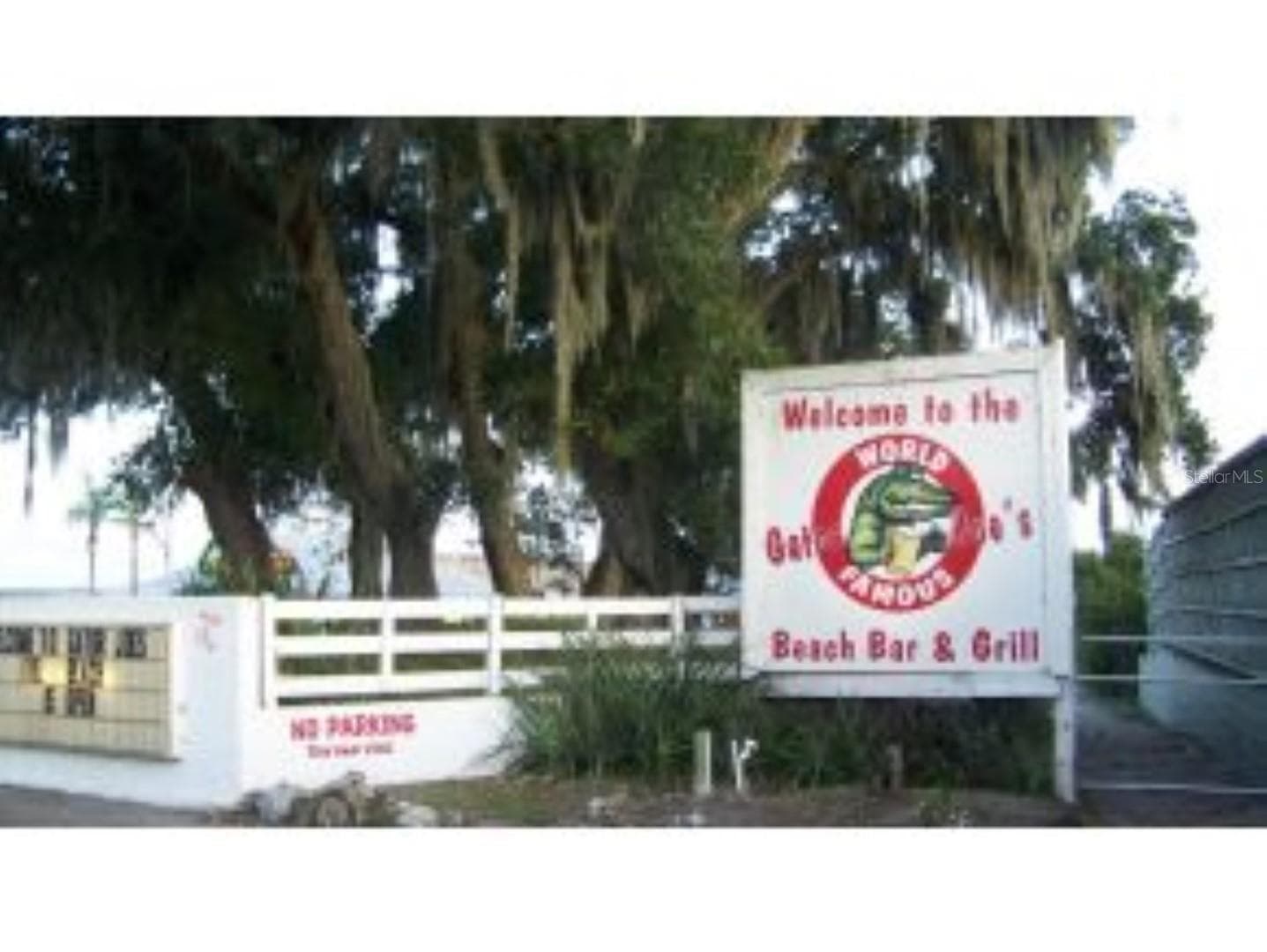 The cool place to stop for lunch or dinner - 3 FISHER WAY PL, OCKLAWAHA