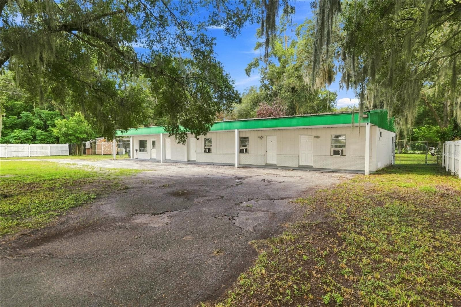 Single Family Residence at 5562 S US 301, BUSHNELL, photo 4 of 61