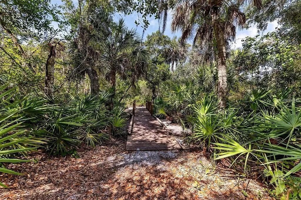 Single Family Residence at 5903 RIVER FOREST CIR, BRADENTON, photo 11 of 14