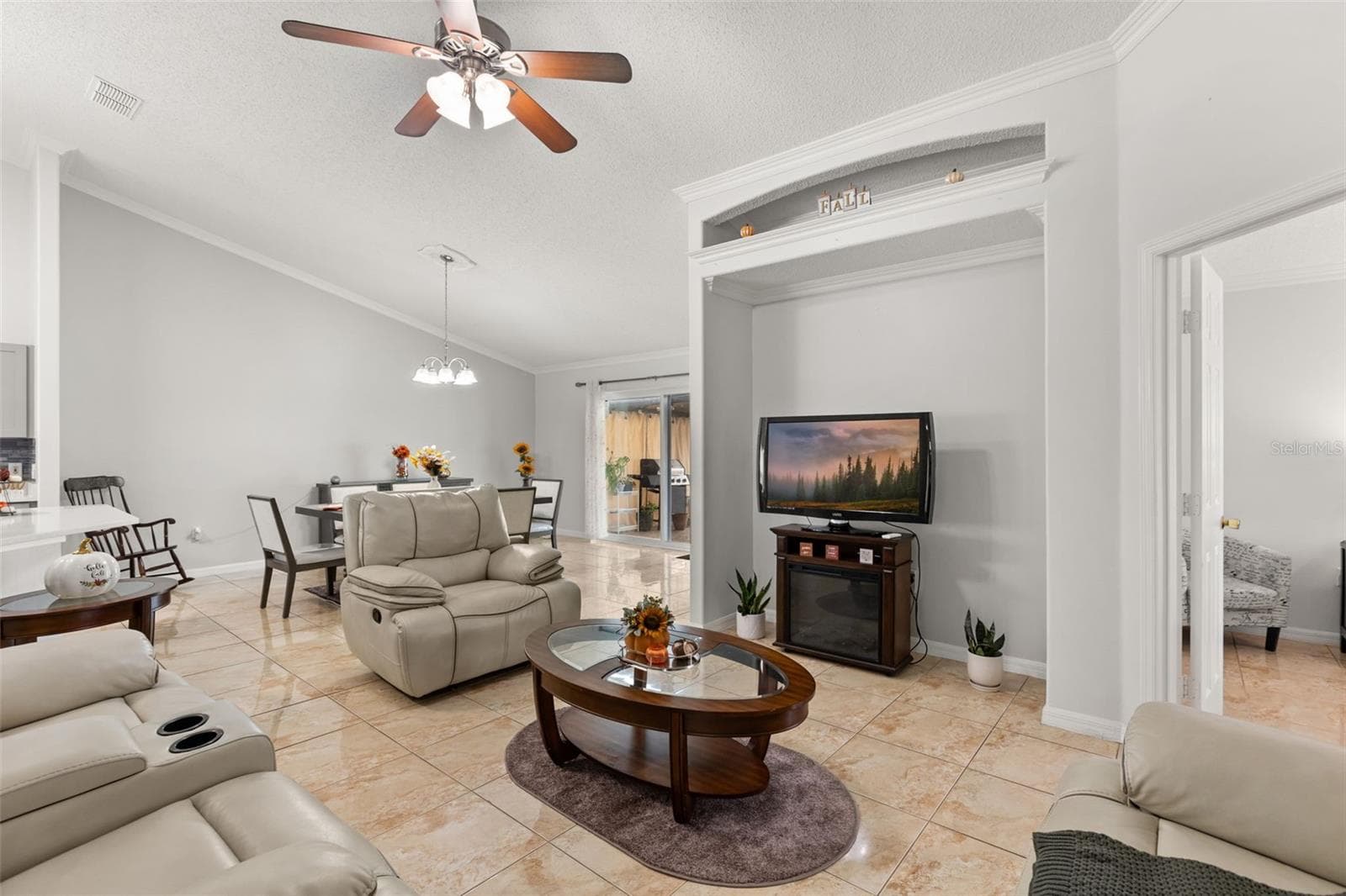 Single Family Residence at 1126 WOODFLOWER WAY, CLERMONT, photo 4 of 36