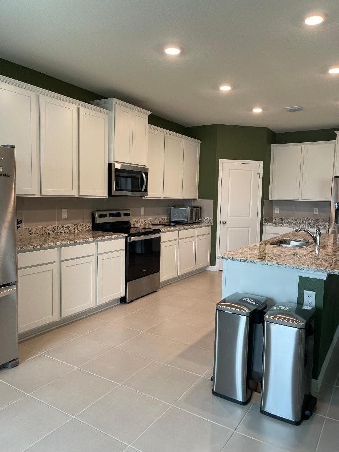 Single Family Residence at 24530 NW 13TH BLVD, NEWBERRY, photo 10 of 19