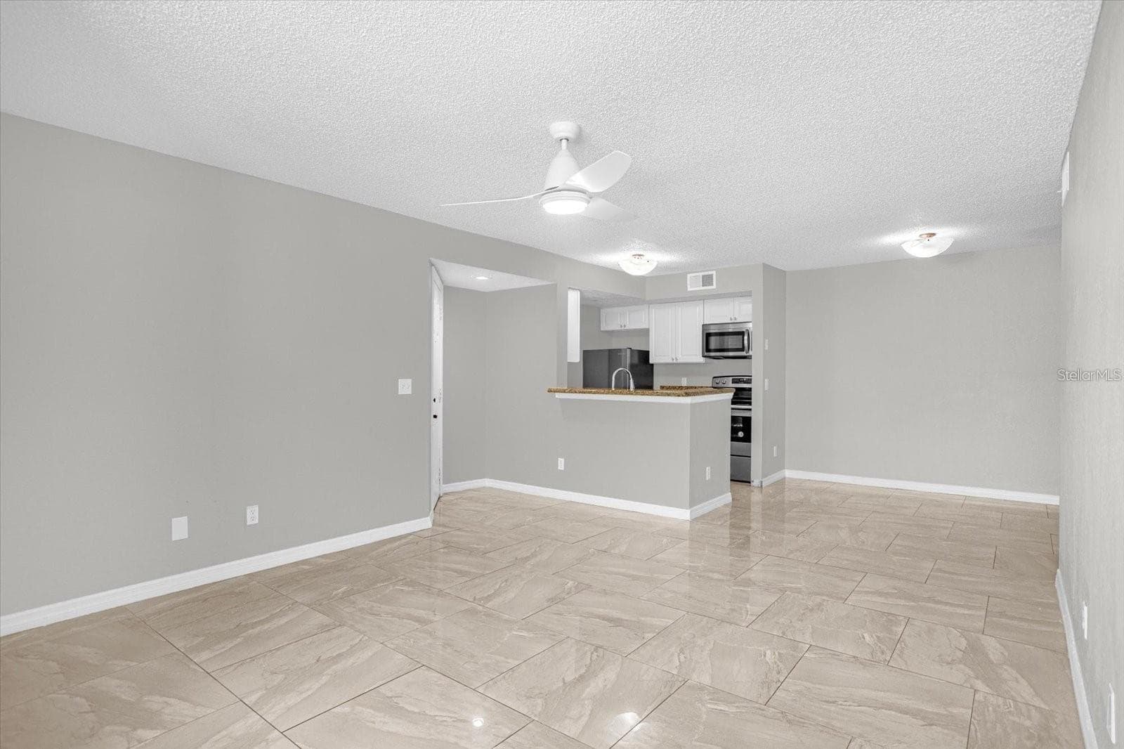 Condominium at 5132 CONROY RD #928, ORLANDO, photo 6 of 16