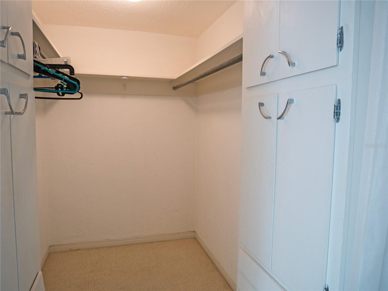 Walk-in Closet - 7000 BEACH PLZ #202, ST PETE BEACH