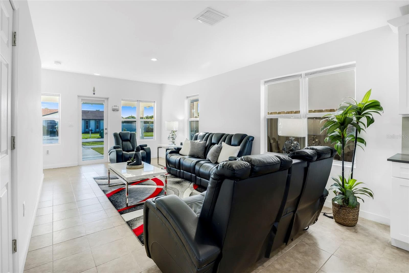 Single Family Residence at 17970 SW 105TH AVE, MIAMI, photo 8 of 55