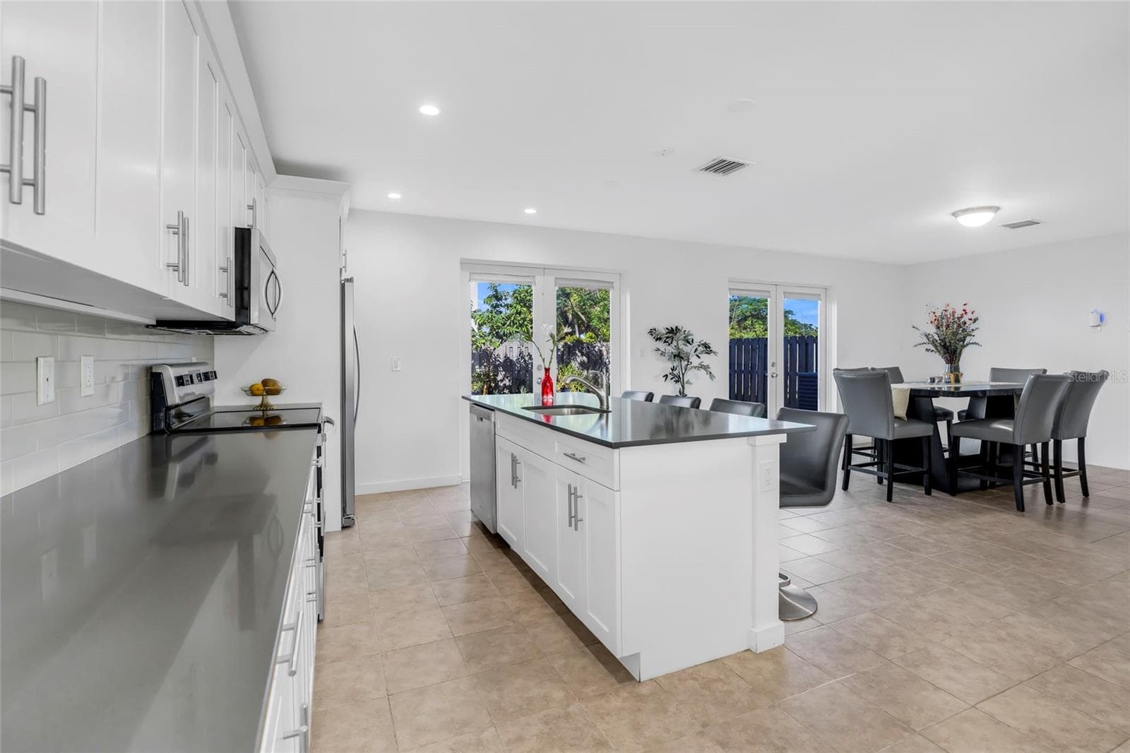 Single Family Residence at 17970 SW 105TH AVE, MIAMI, photo 11 of 55