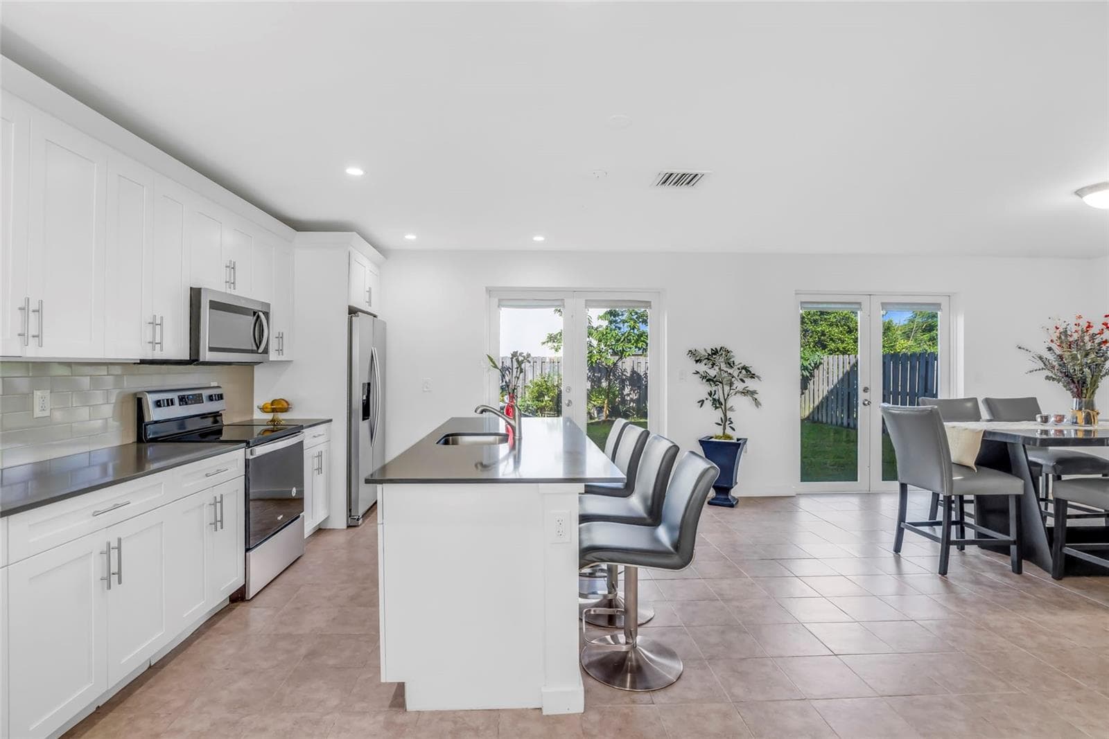 Single Family Residence at 17970 SW 105TH AVE, MIAMI, photo 14 of 55