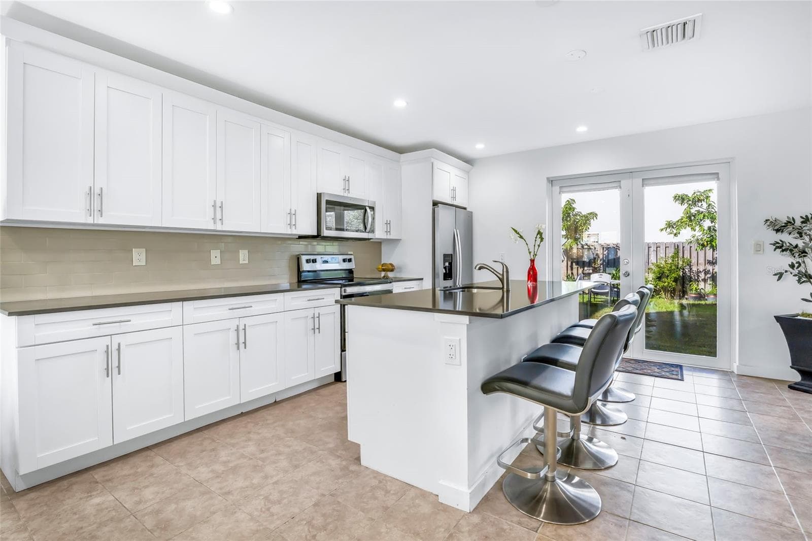 Single Family Residence at 17970 SW 105TH AVE, MIAMI, photo 16 of 55