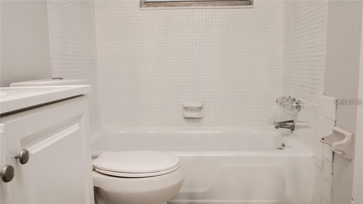 Duplex at 9416 GREYSTONE RD, THONOTOSASSA, photo 5 of 5