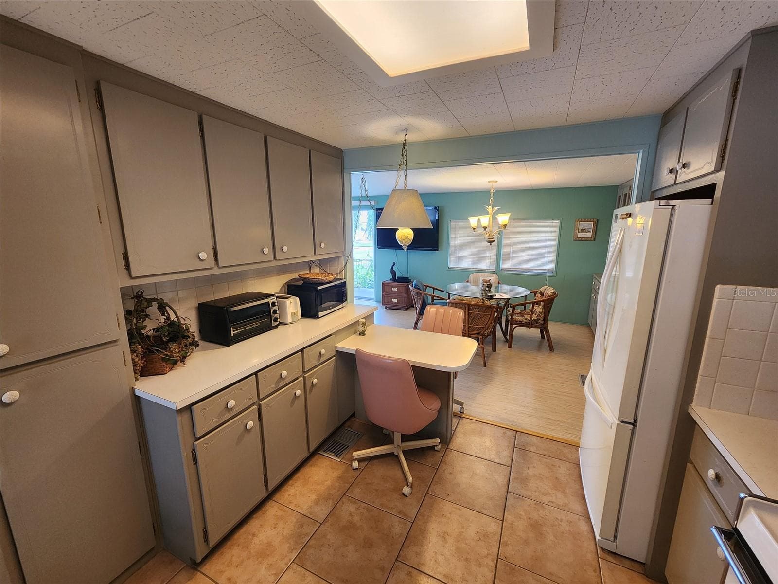 View into Dining Room - 5317 CHATEAU LN, BRADENTON