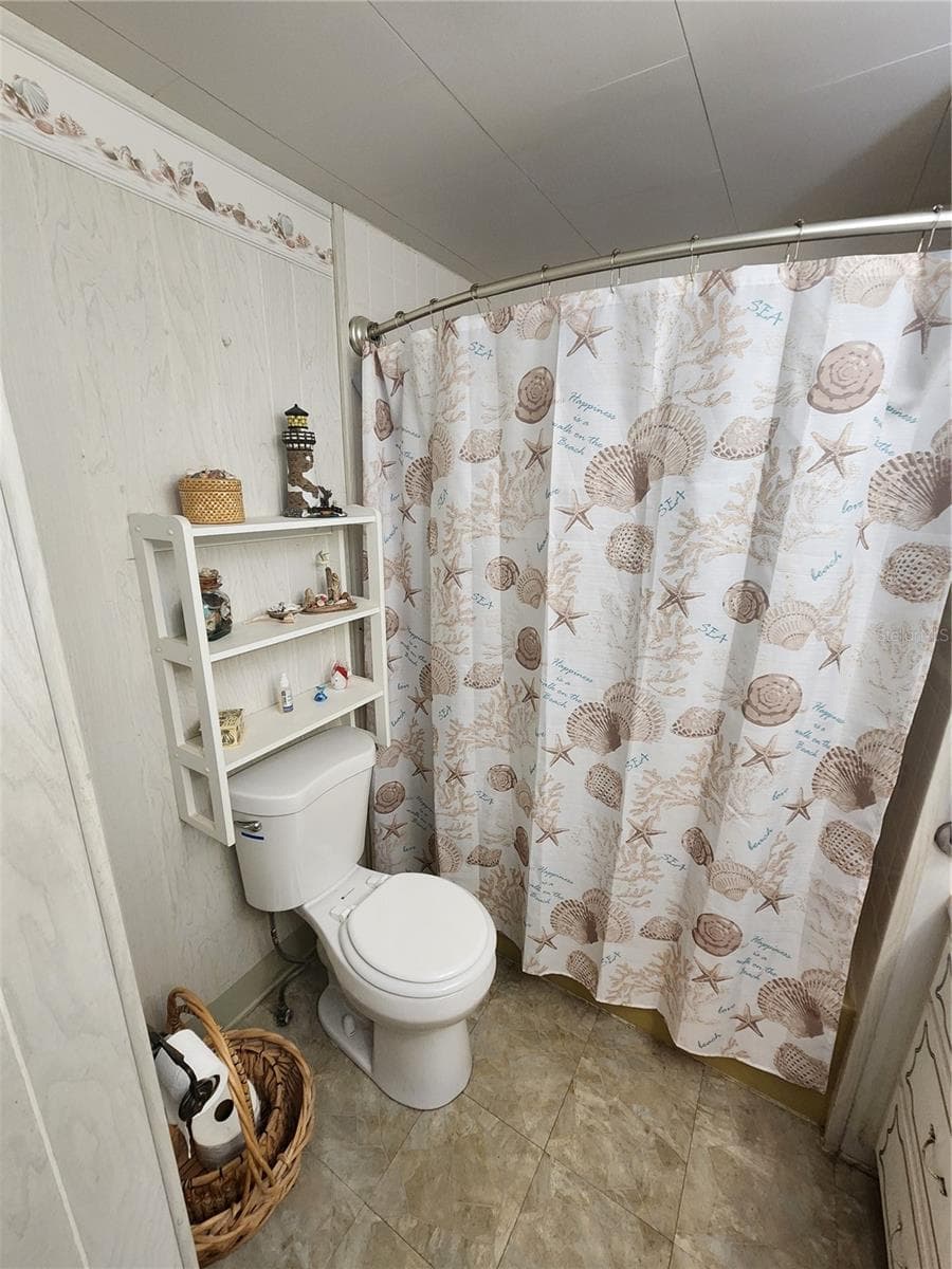 Bathroom - 5317 CHATEAU LN, BRADENTON