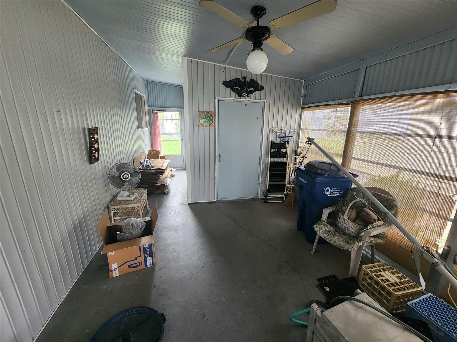 Lanai - 5317 CHATEAU LN, BRADENTON