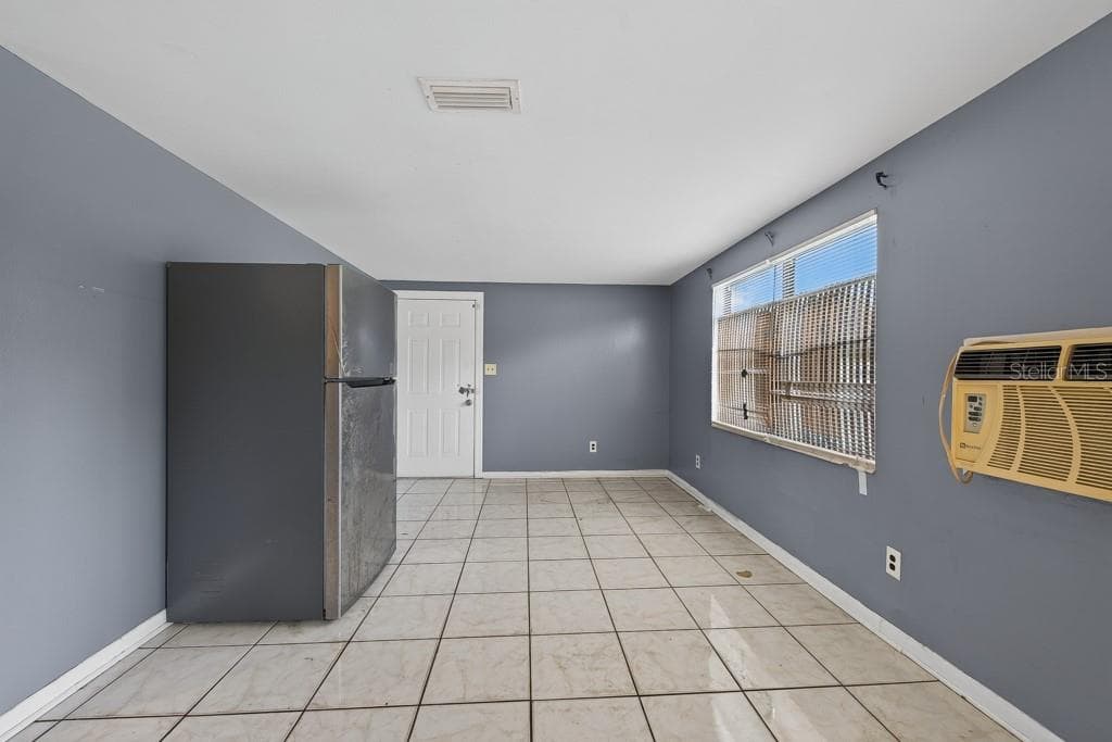 Single Family Residence at 5016 S 85TH ST, TAMPA, photo 11 of 53