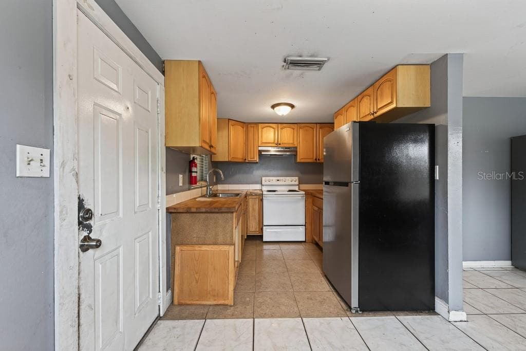 Single Family Residence at 5016 S 85TH ST, TAMPA, photo 13 of 53