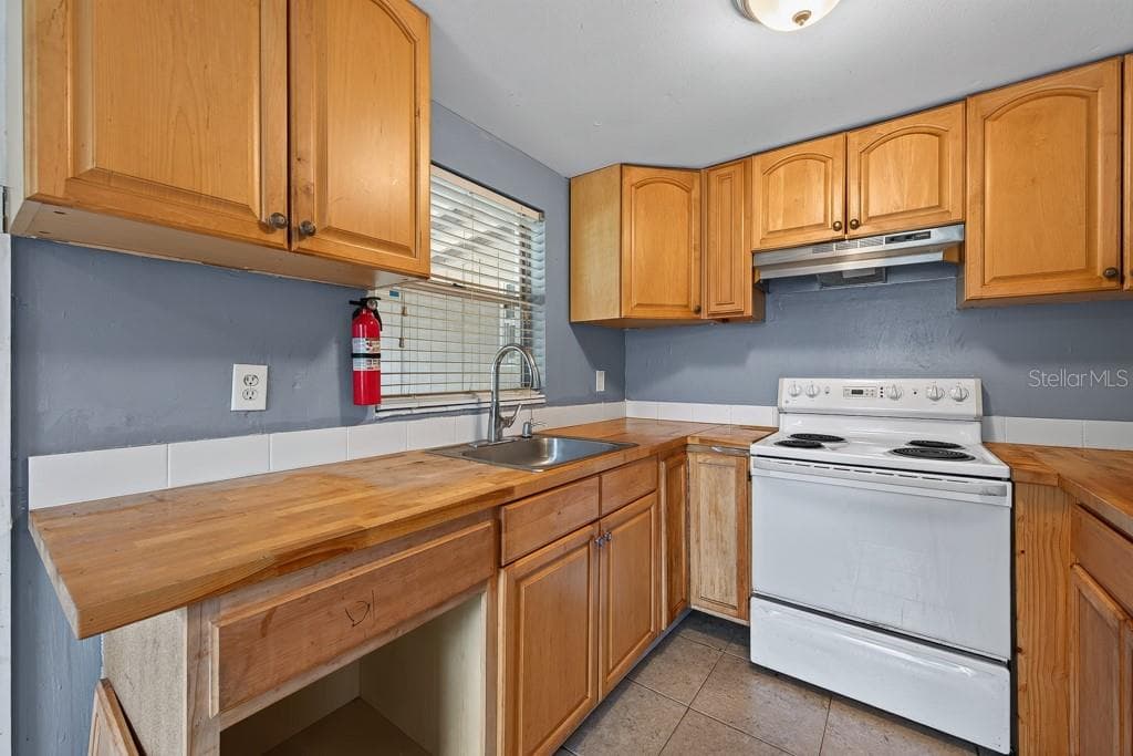 Single Family Residence at 5016 S 85TH ST, TAMPA, photo 16 of 53