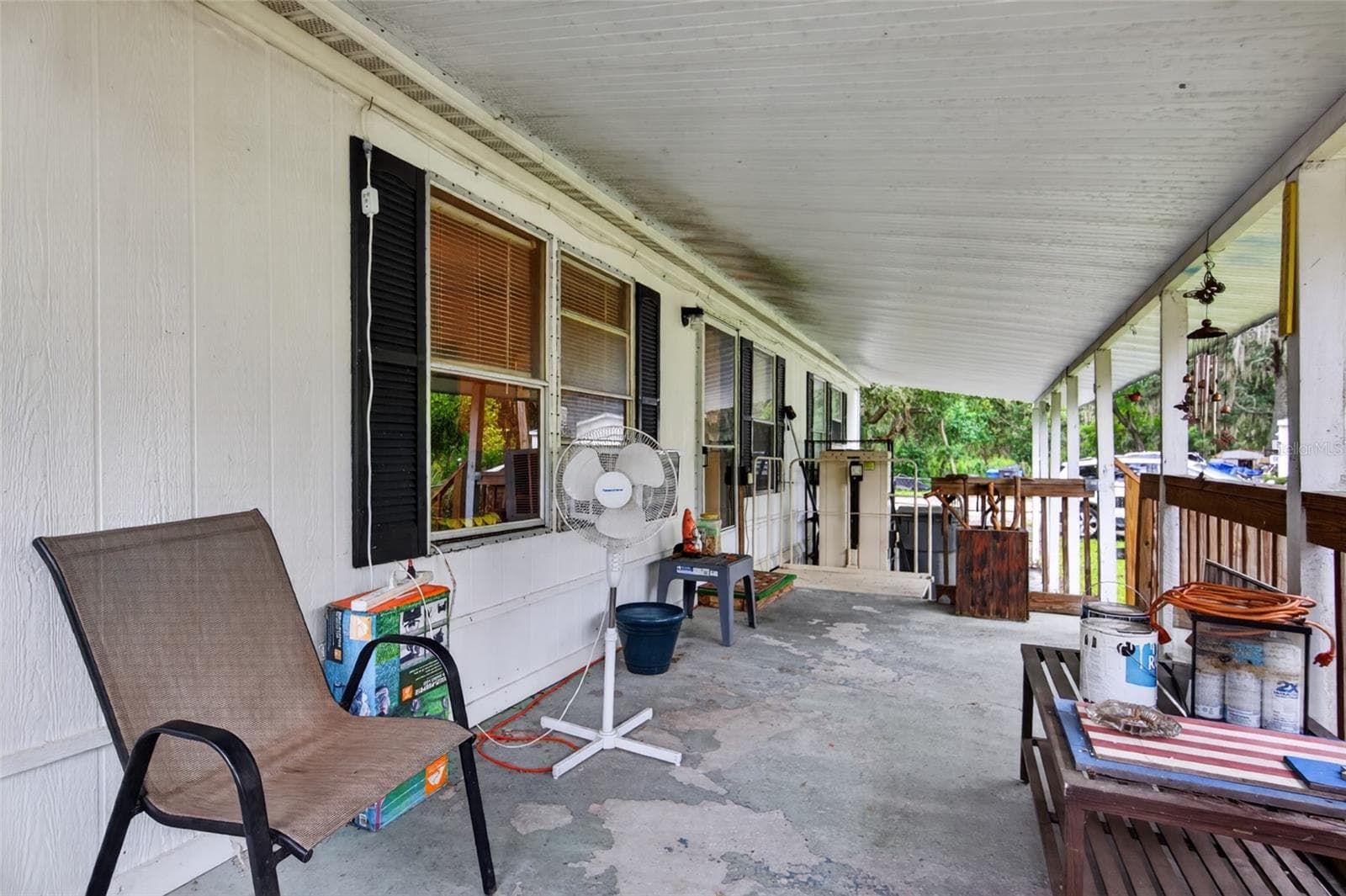 Manufactured Home at 1501 PASADENA DR, SEFFNER, photo 3 of 32