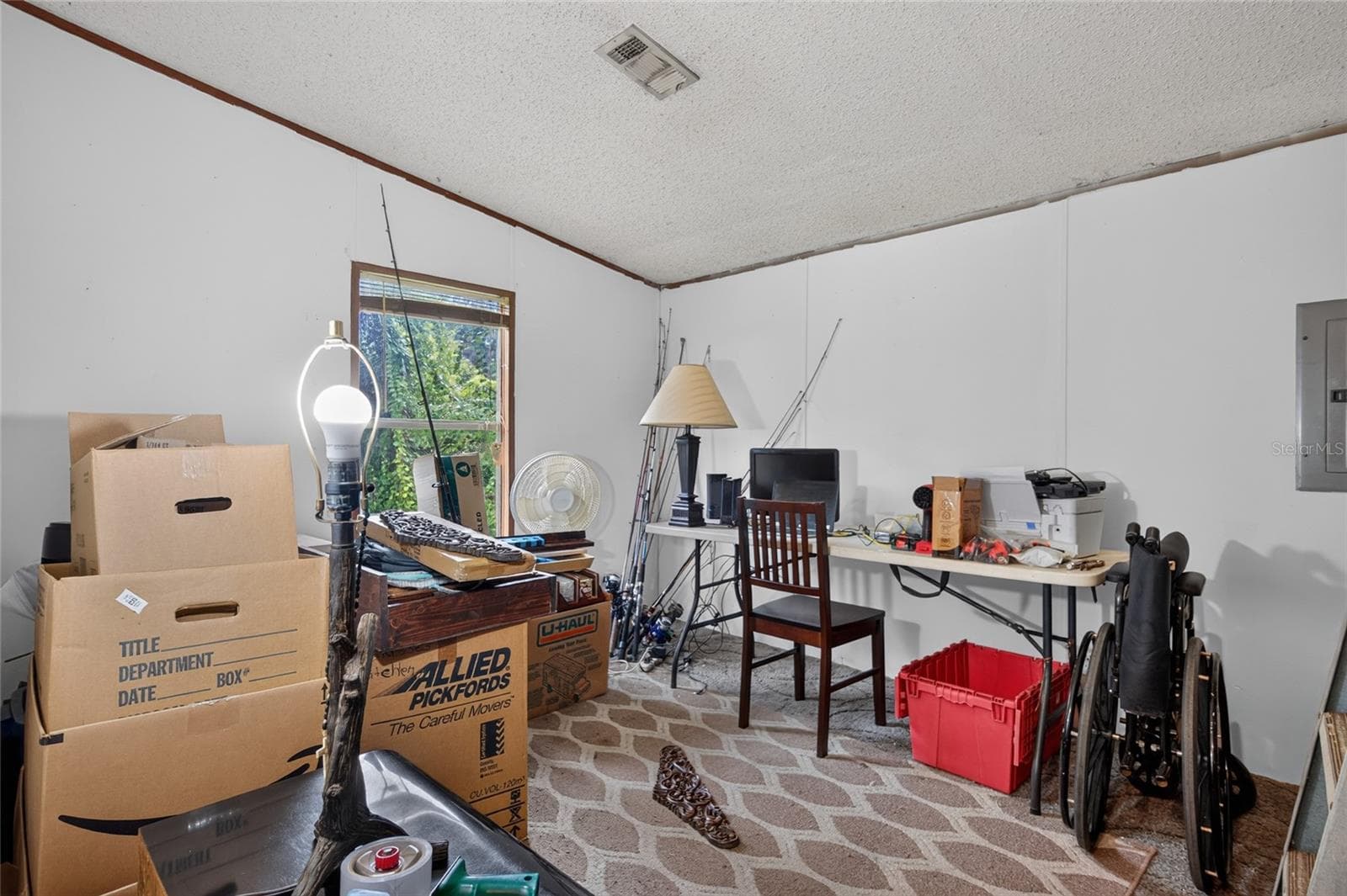 Manufactured Home at 1501 PASADENA DR, SEFFNER, photo 12 of 32