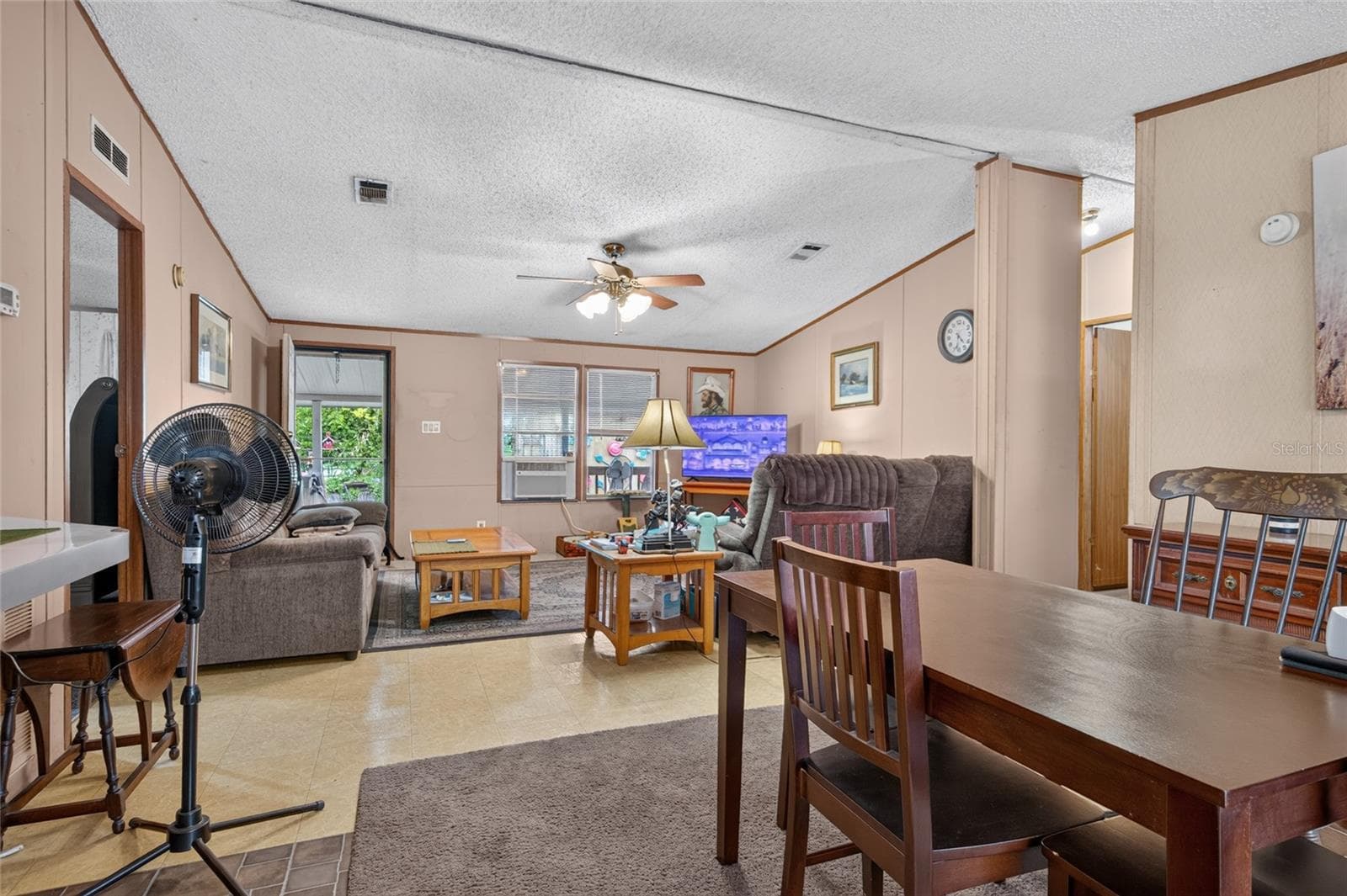 Manufactured Home at 1501 PASADENA DR, SEFFNER, photo 15 of 32
