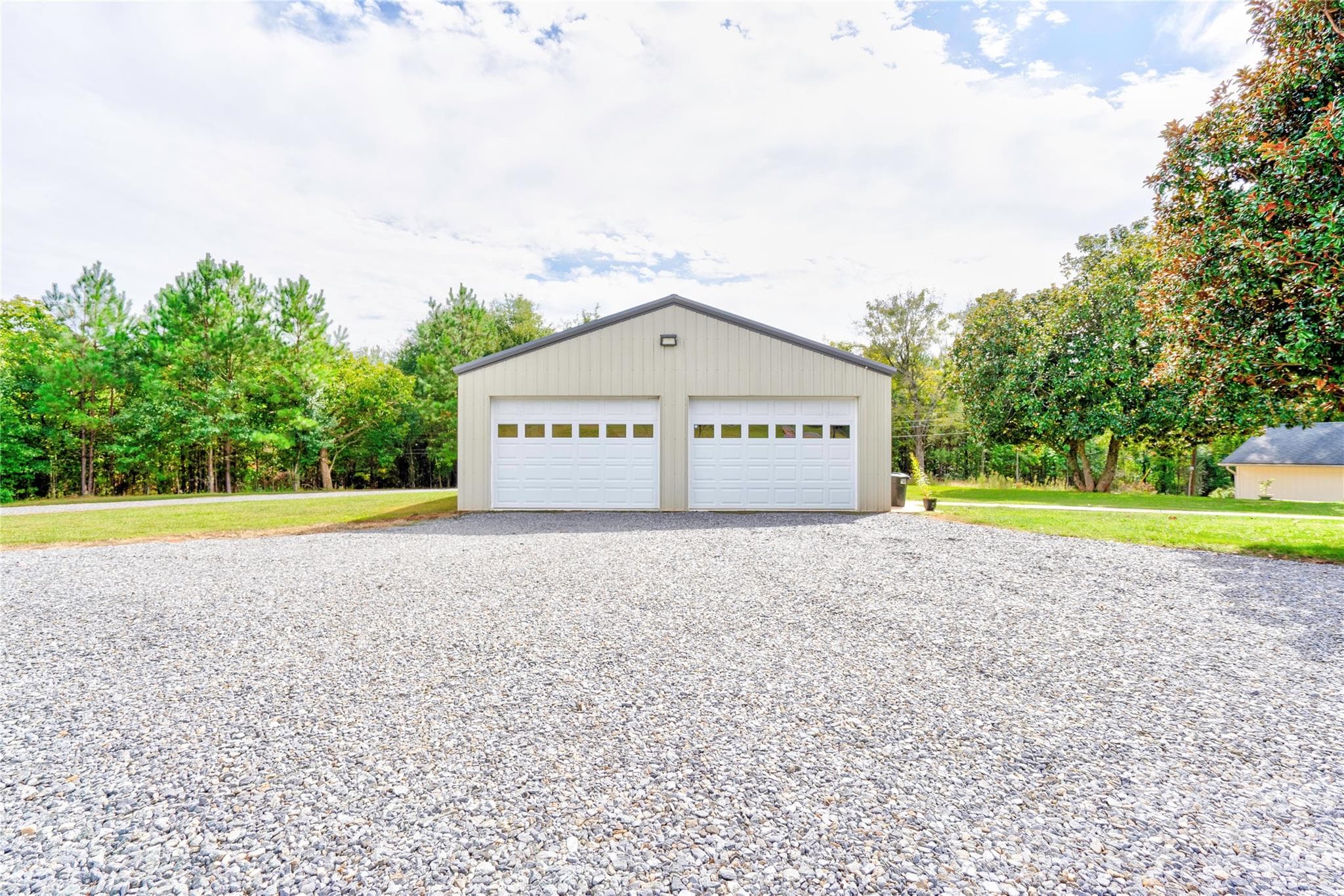 Detached Oversized Garage - 129 Church View Drive, Lawndale