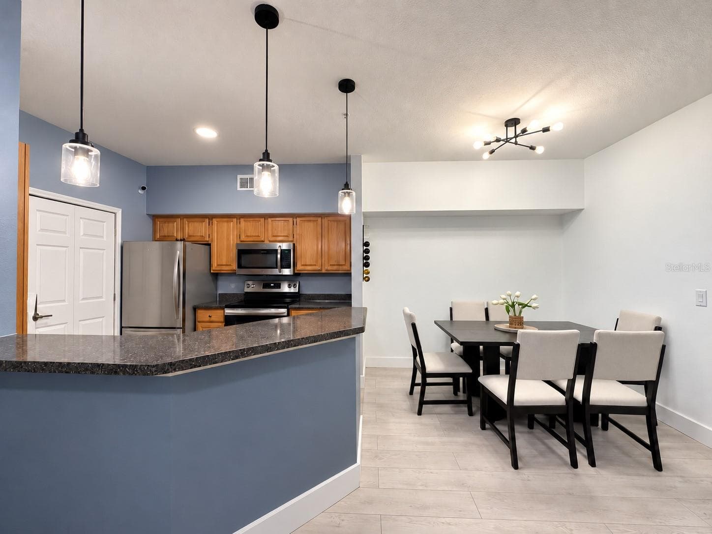 Condominium at 5961 WESTGATE DR #2023, ORLANDO, photo 3 of 9