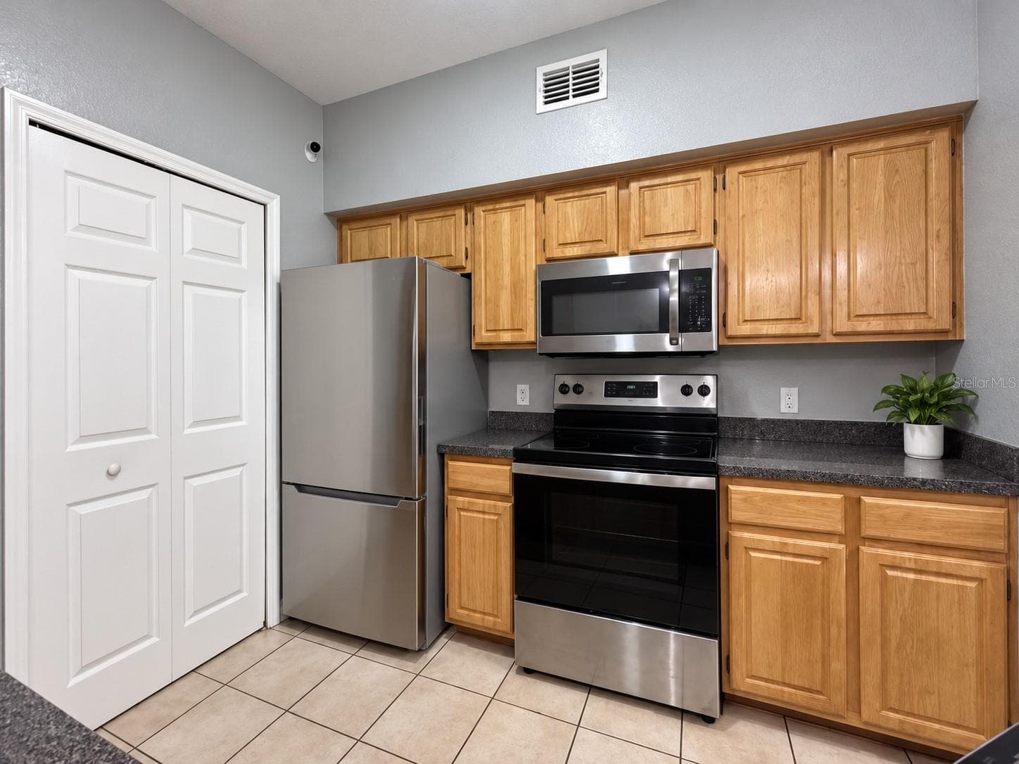 Condominium at 5961 WESTGATE DR #2023, ORLANDO, photo 5 of 9