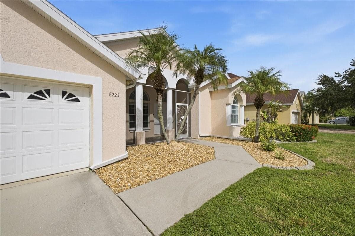 Single Family Residence at 6223 ROCK CREEK CIR, ELLENTON, photo 2 of 59