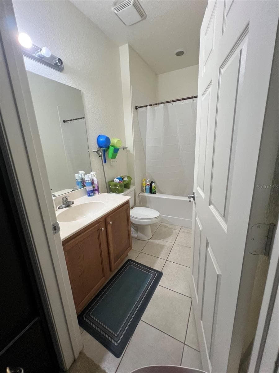 Townhouse at 2388 GRAND CENTRAL PKWY #2, ORLANDO, photo 7 of 8