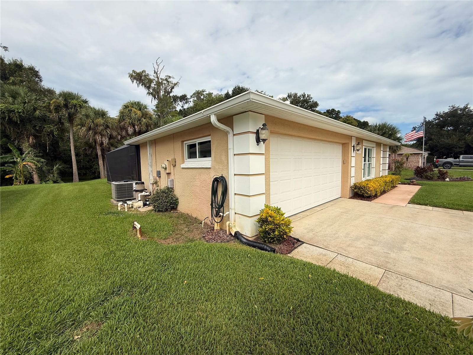 Single Family Residence at 3777 GROVE VIEW LN, PORT ORANGE, photo 2 of 64