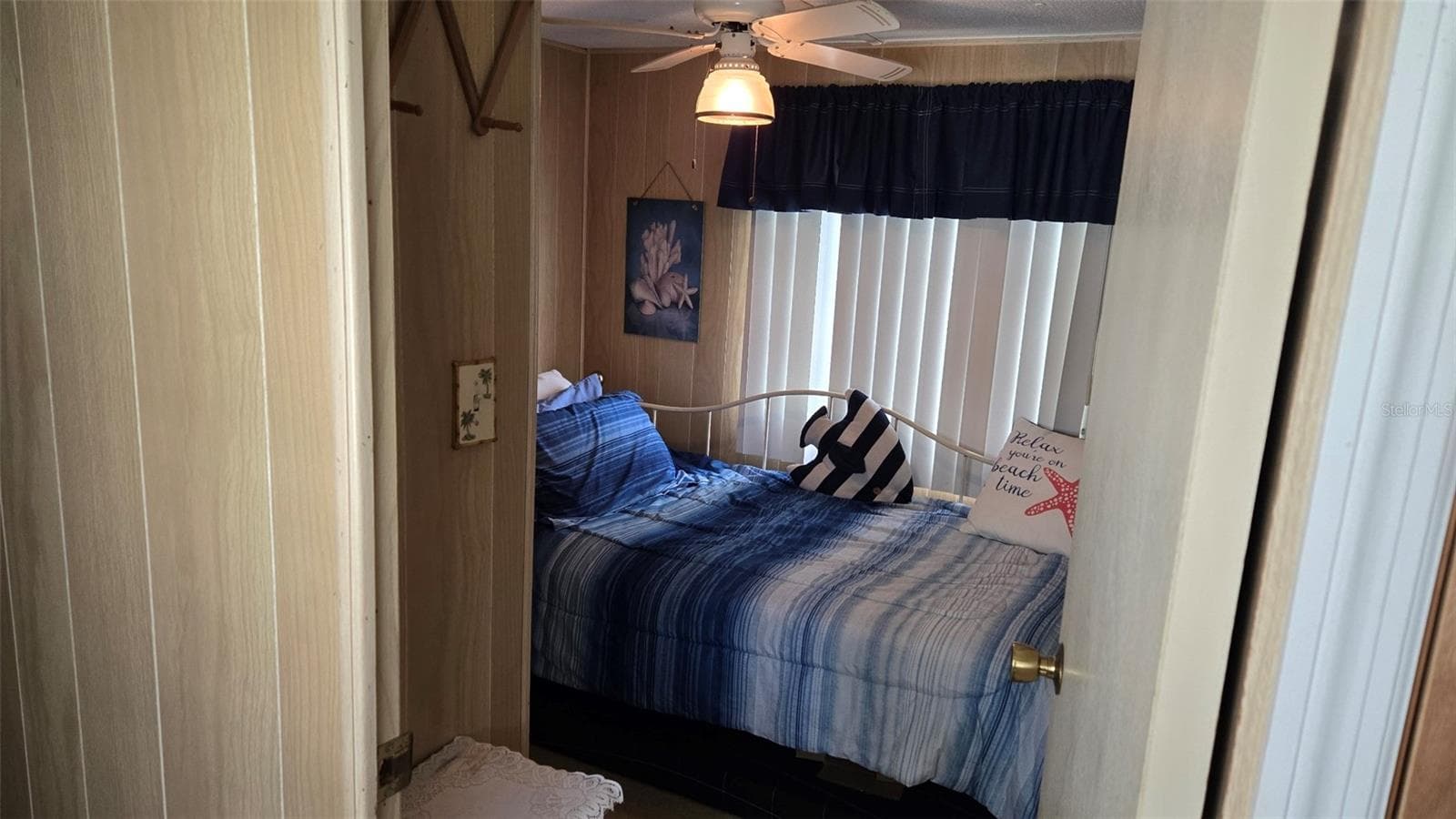 Mobile Home at 3323 BONNIE DR, ELLENTON, photo 11 of 17