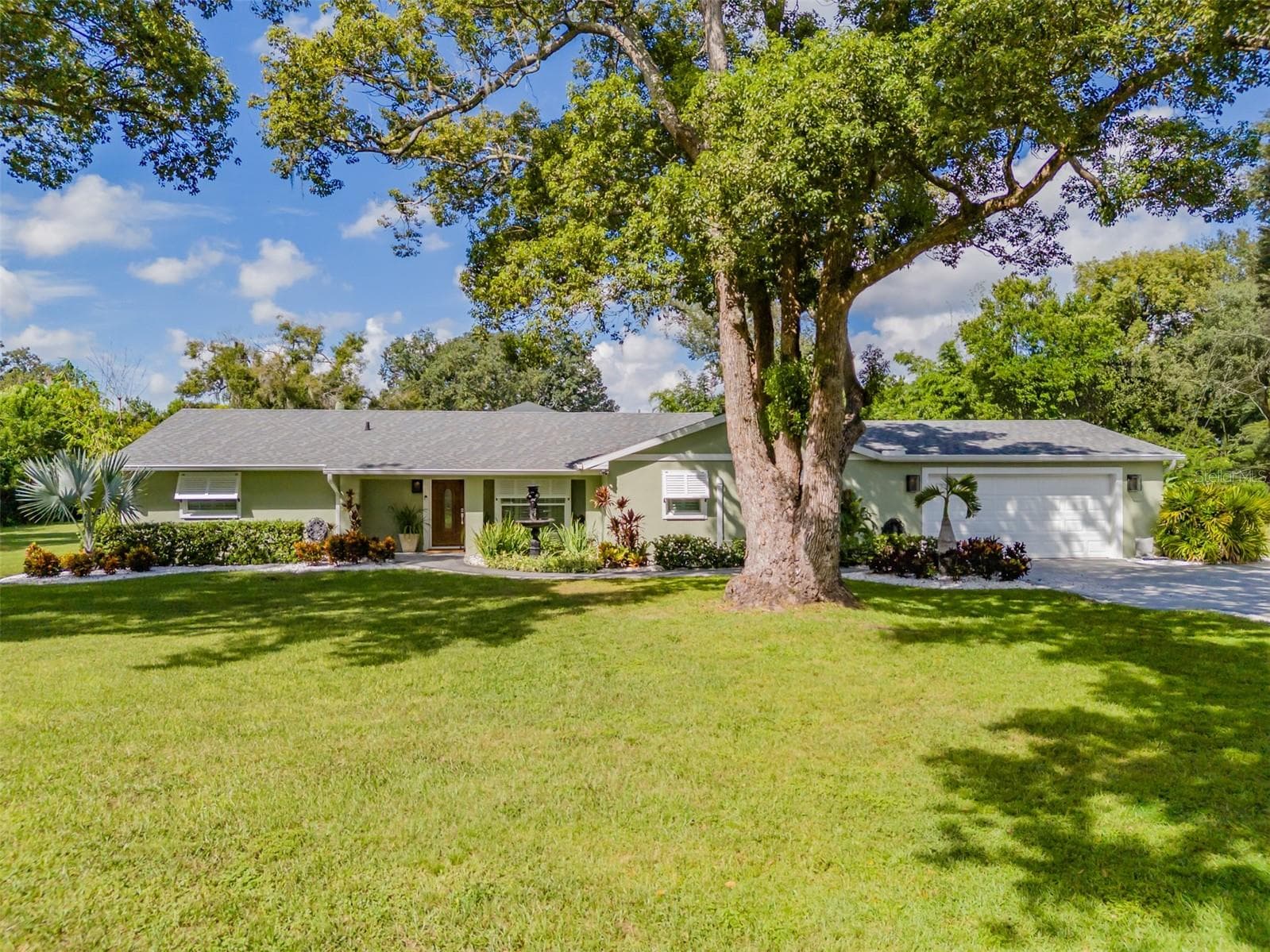 Single Family Residence at 2606 BRUCKEN RD, VALRICO