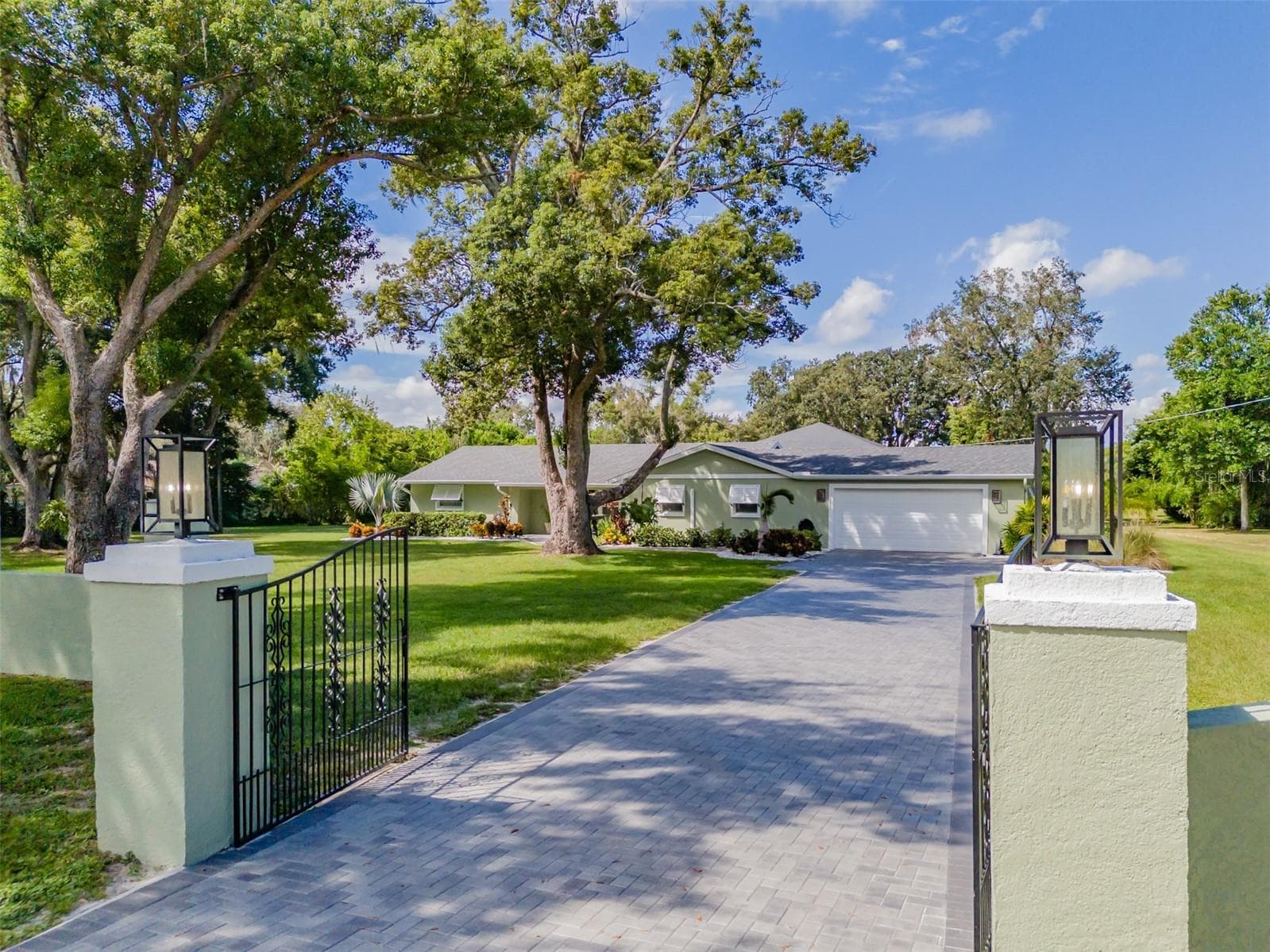 Single Family Residence at 2606 BRUCKEN RD, VALRICO, photo 5 of 90