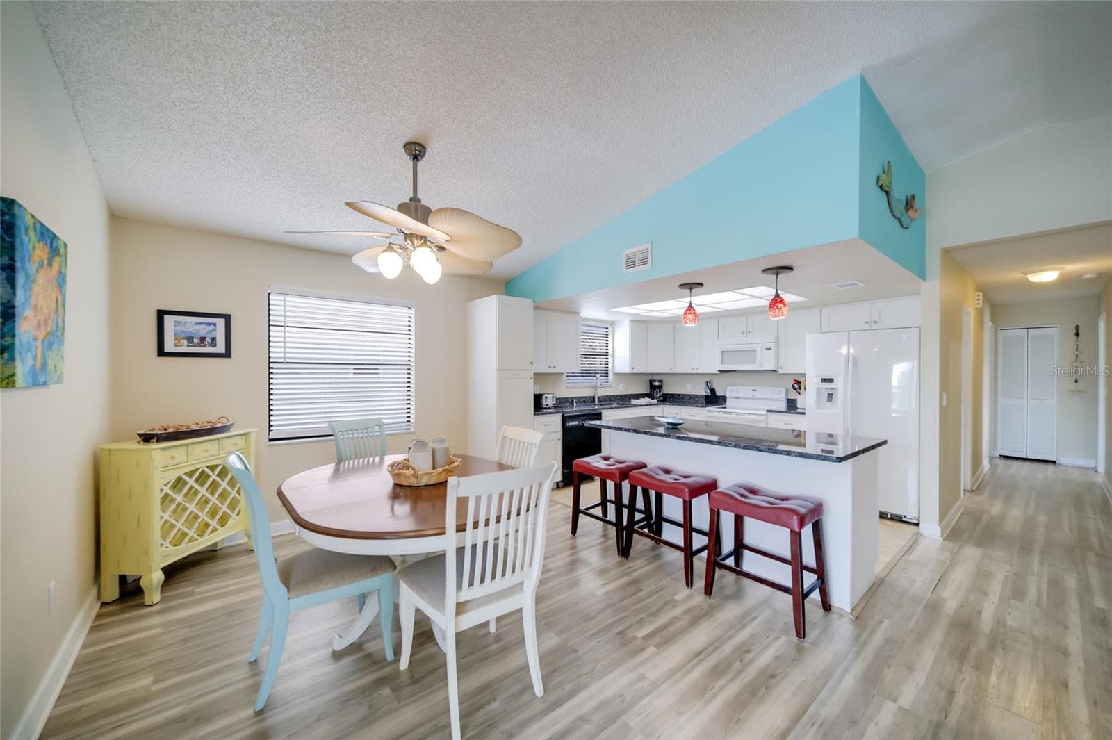 Single Family Residence at 313 MAGNOLIA AVE, ANNA MARIA, photo 8 of 30